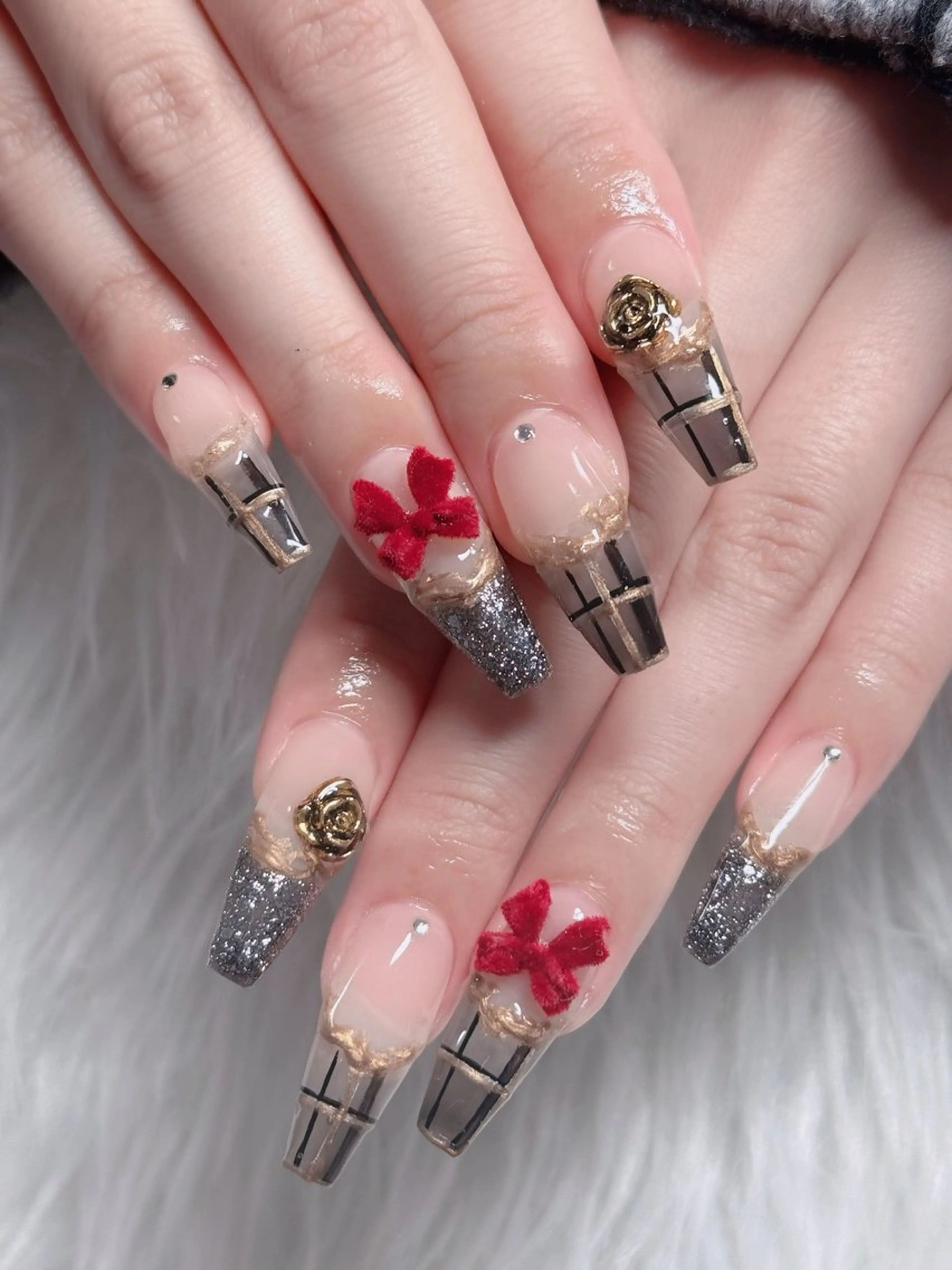 ネイル フレンチネイル ジェルネイル ガラスフレンチ ハロウィン ハート ハンドネイル H.baby Nail Salonのネイルデザイン