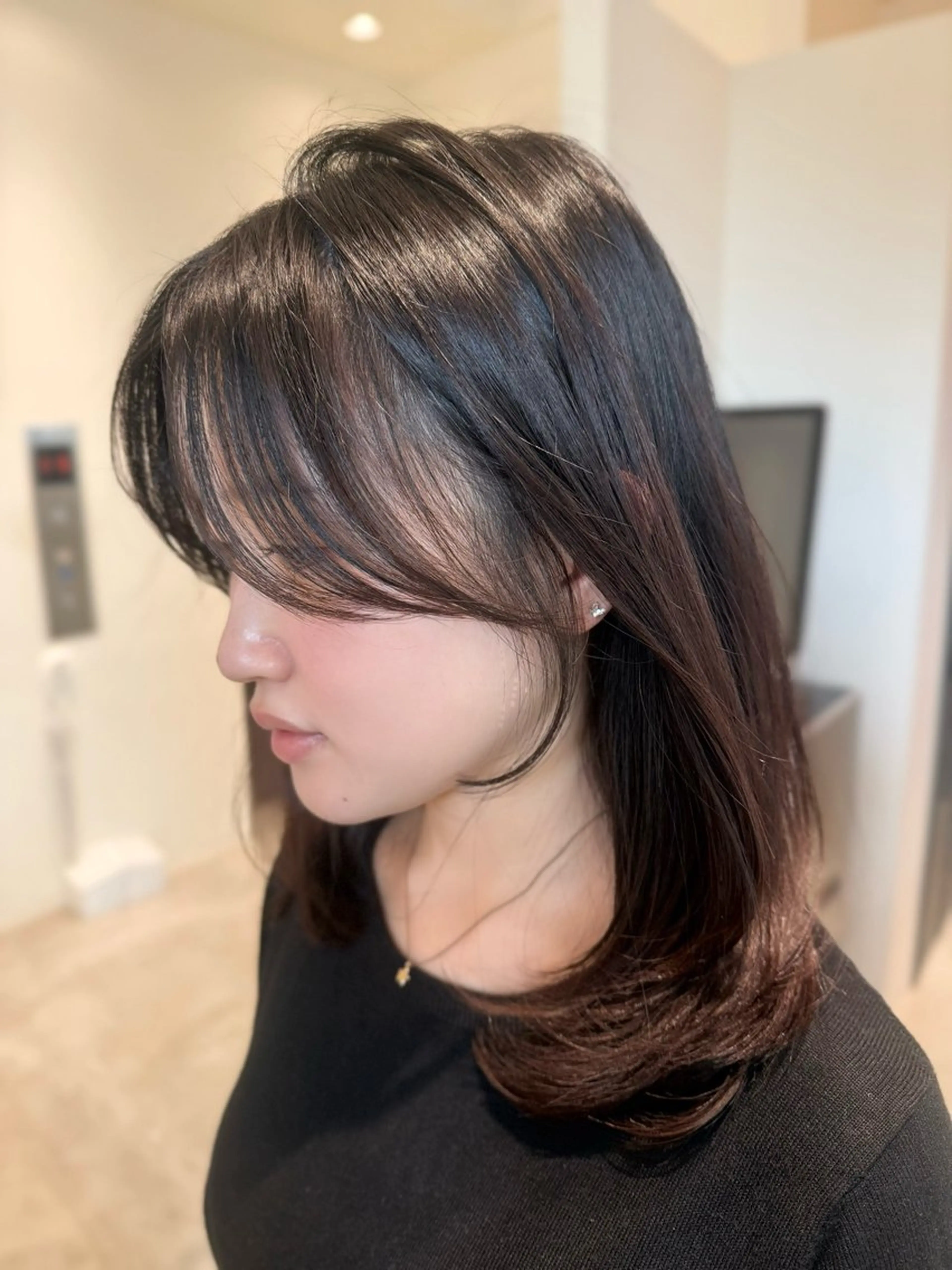 ミディアム 似合わせカット 小顔カット カット i.GINZA所属・ハイトーン/透明感 カラー/レイヤーのヘアスタイル