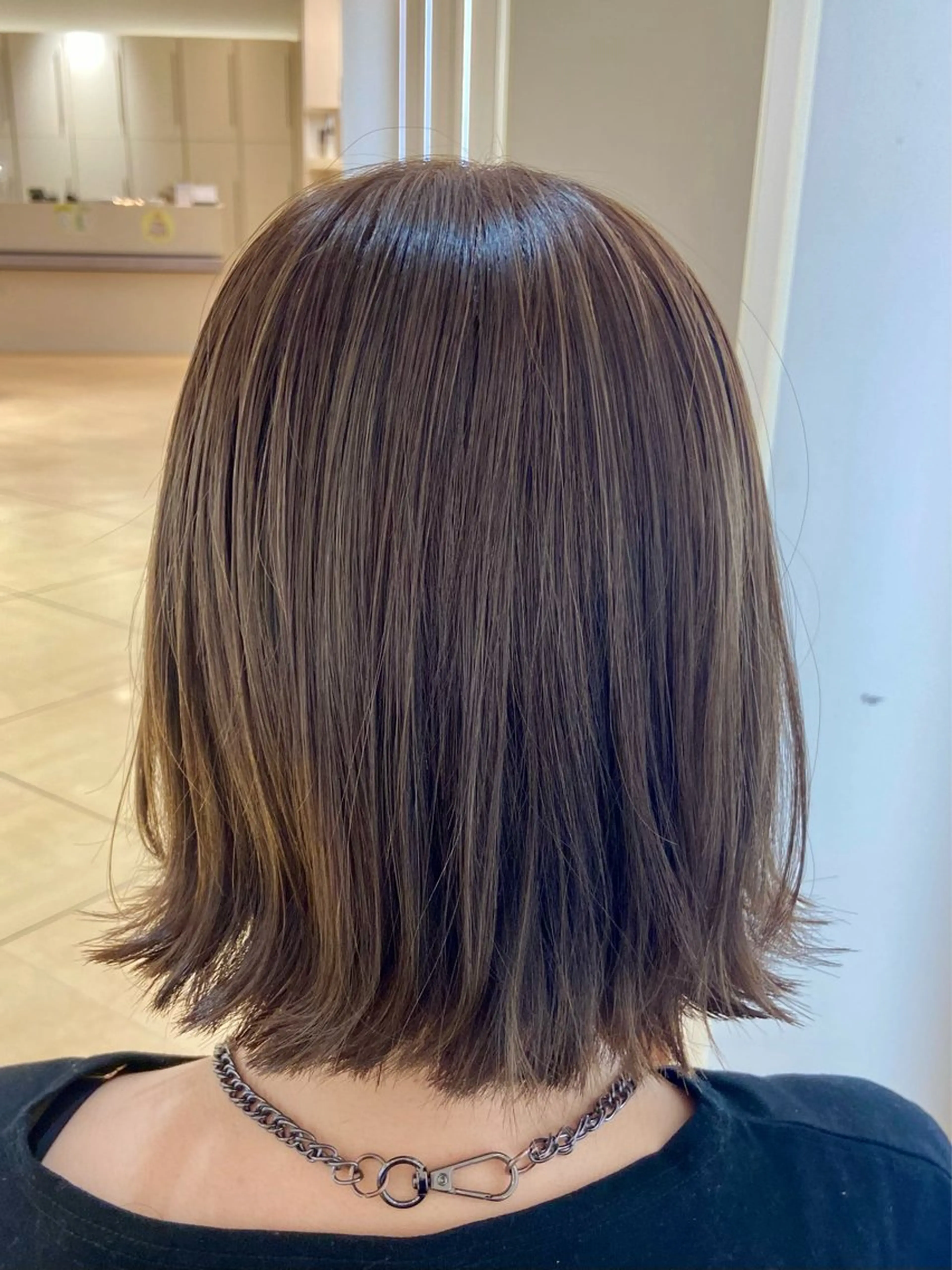 ミディアム カラー ボブ 外ハネヘア カット ヘアカラー 𖤐 arisaのヘアスタイル