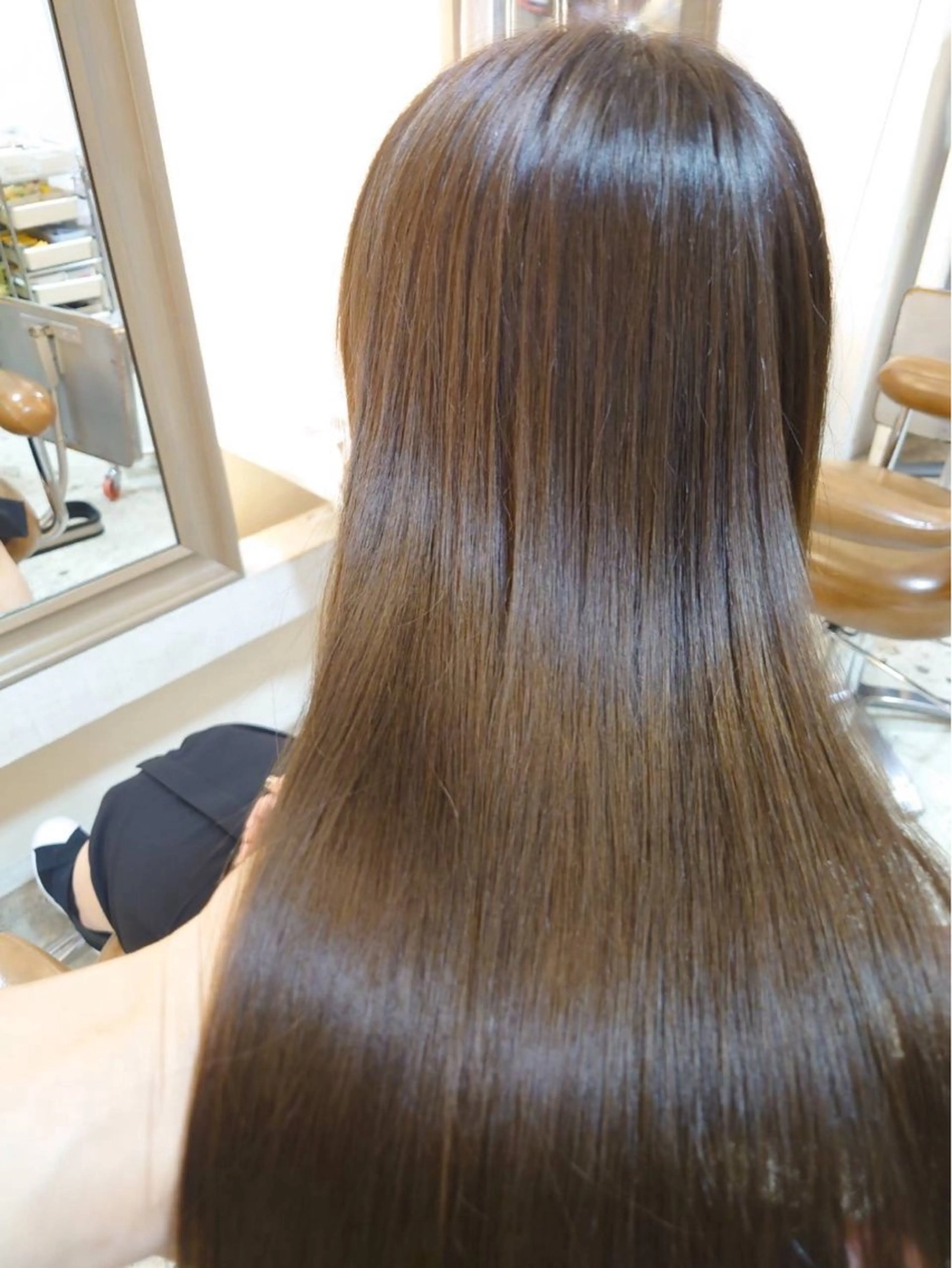 ロング タツキ／レイヤー／ パーマ／艶カラーのヘアスタイル