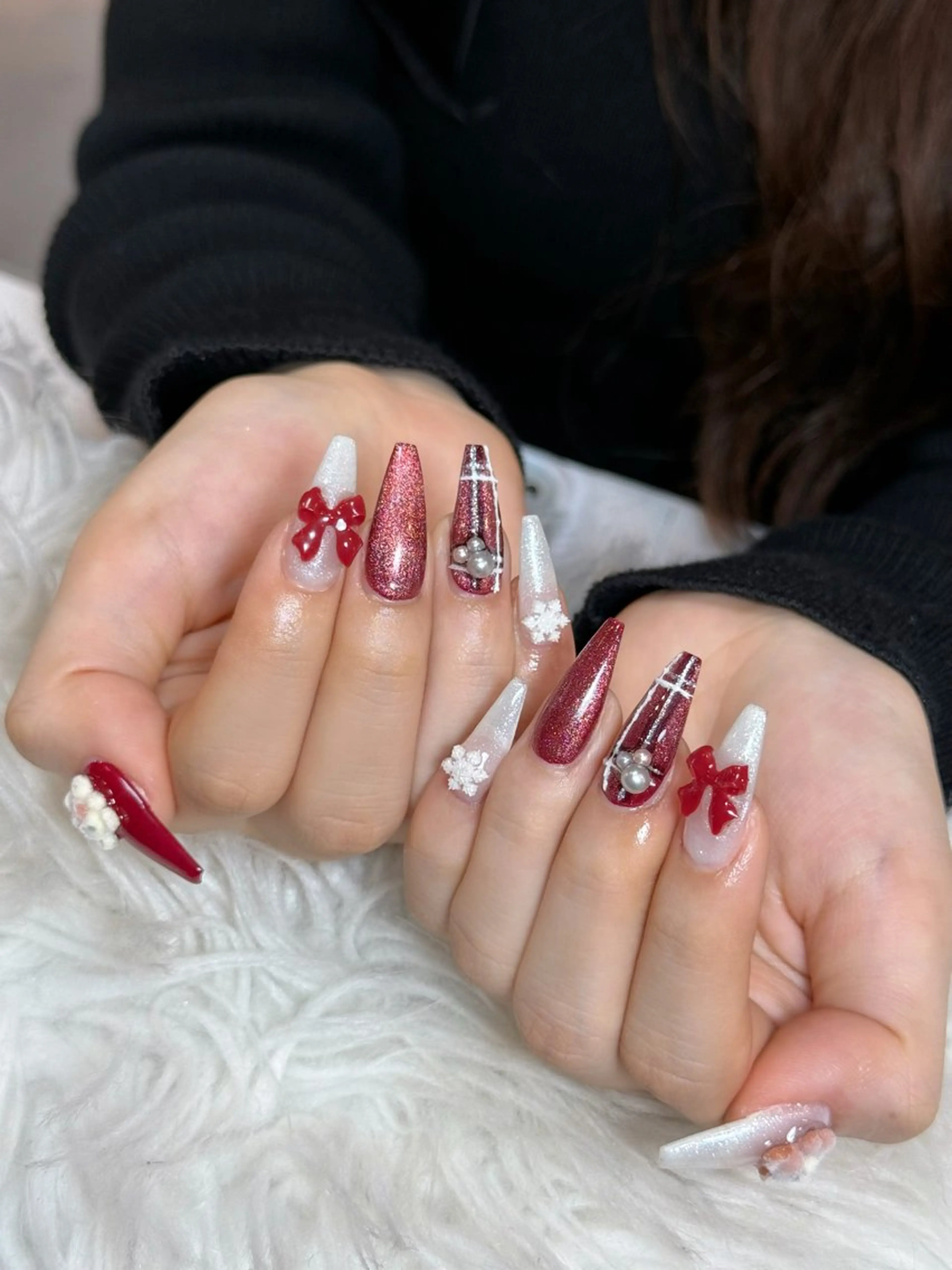 ネイル オーロラネイル ボルドー ブラウン 氷ネイル・うるうるネイル キラキラネイル ハンドネイル Julli ジュリのネイルデザイン