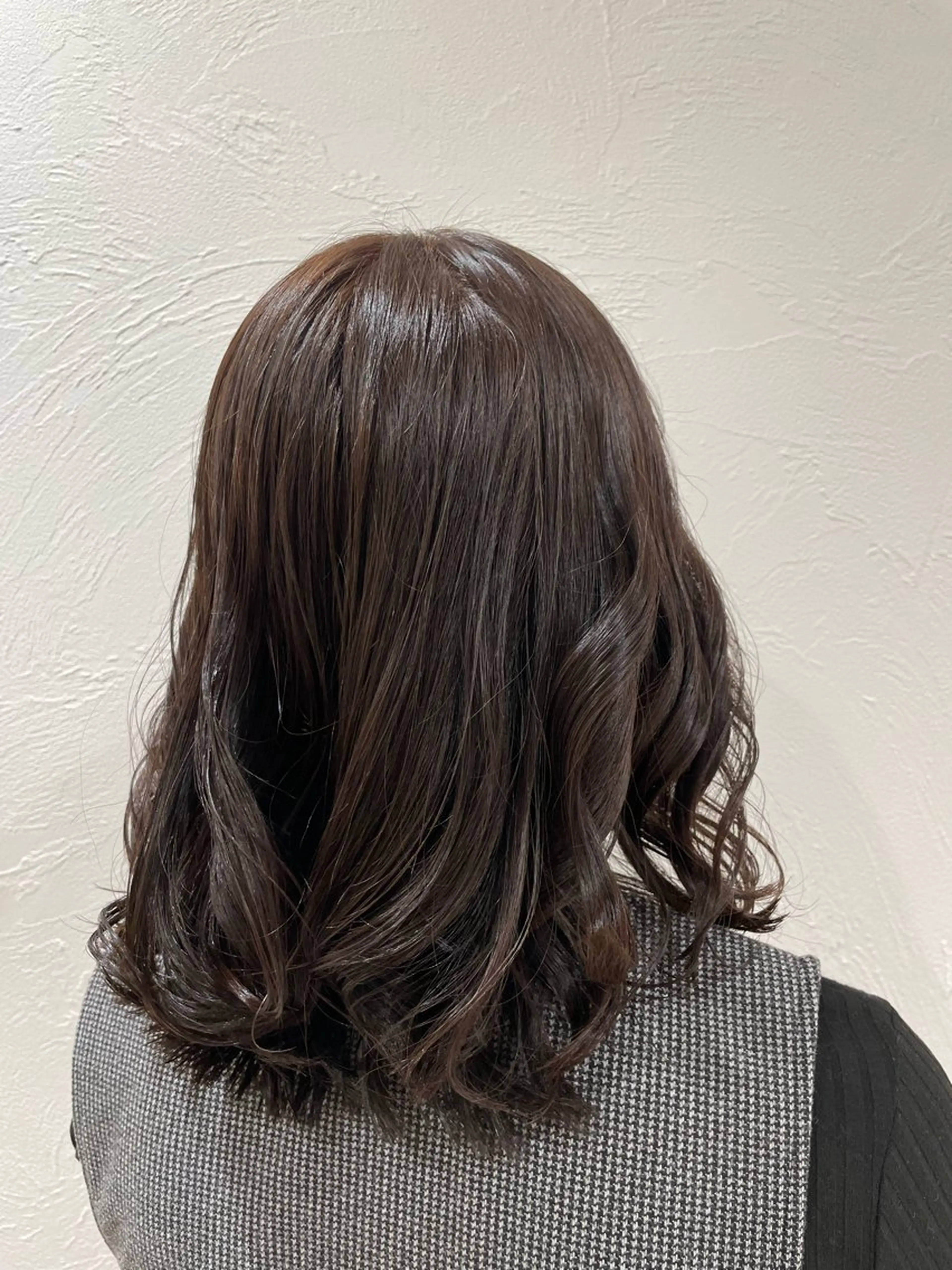 ミディアム カラー オリーブカラー 渡邊花奈 韓国ヘアのヘアスタイル