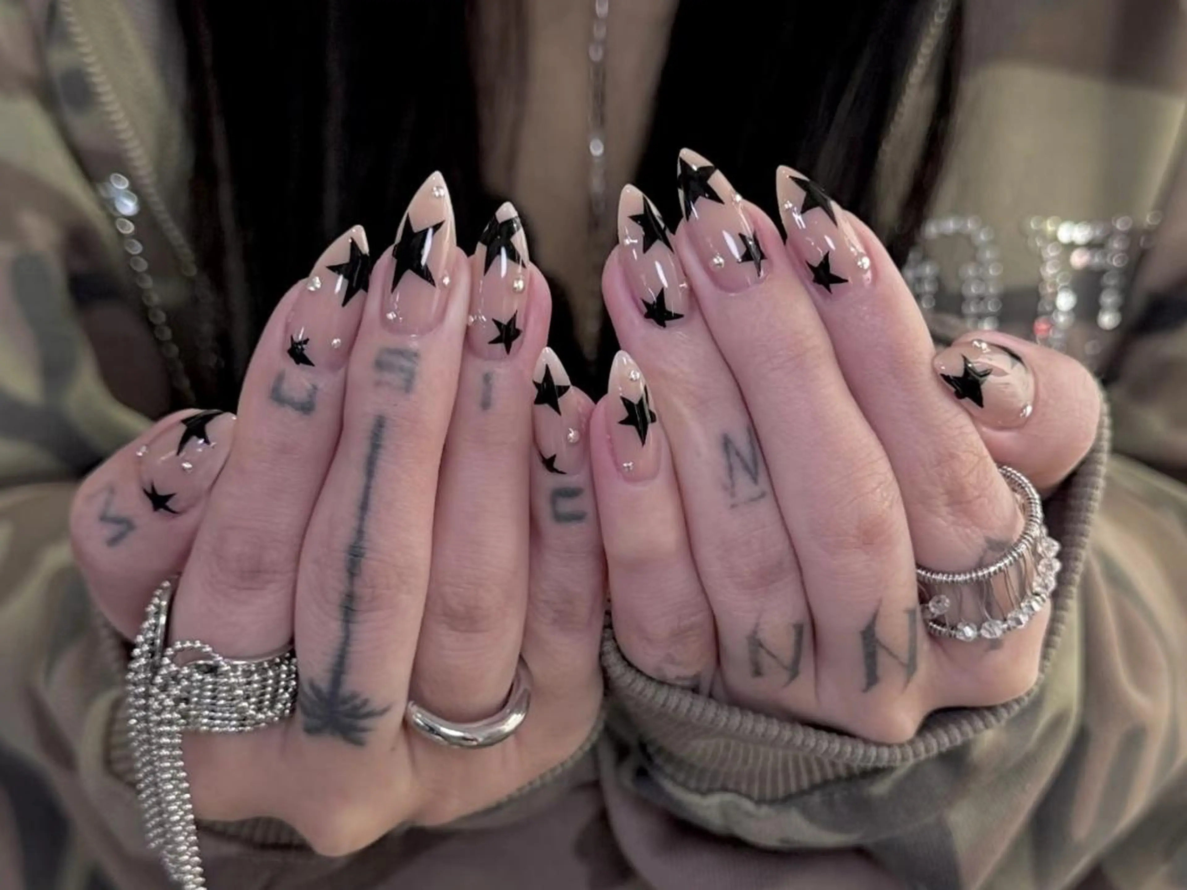 ネイル One Plus キキのネイルデザイン