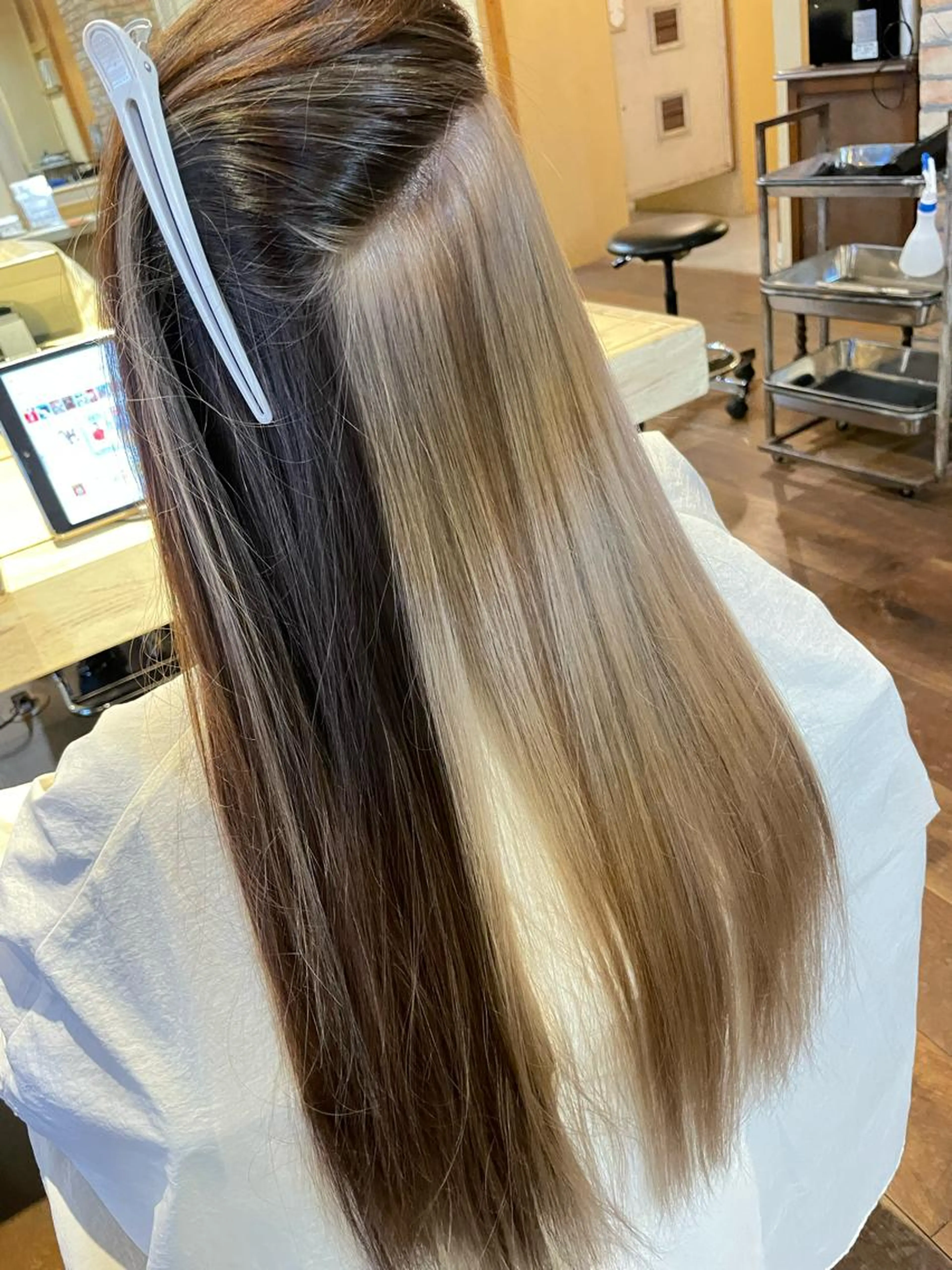 🌈イヤリングカラー〔インナーカラー〕＋カラー＋トリートメント＋ドライの写真