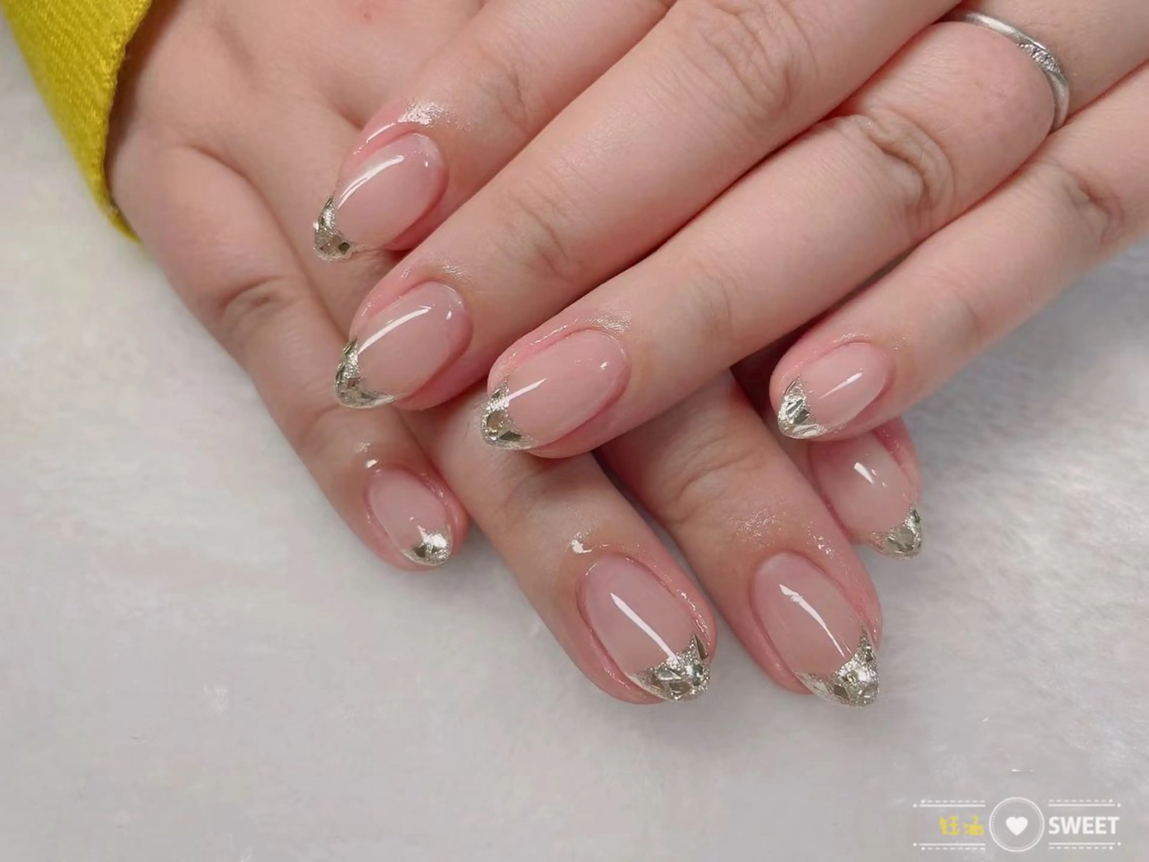 ネイル フレンチネイル キラキラネイル ハンドネイル エクラNailサロン ミオのネイルデザイン