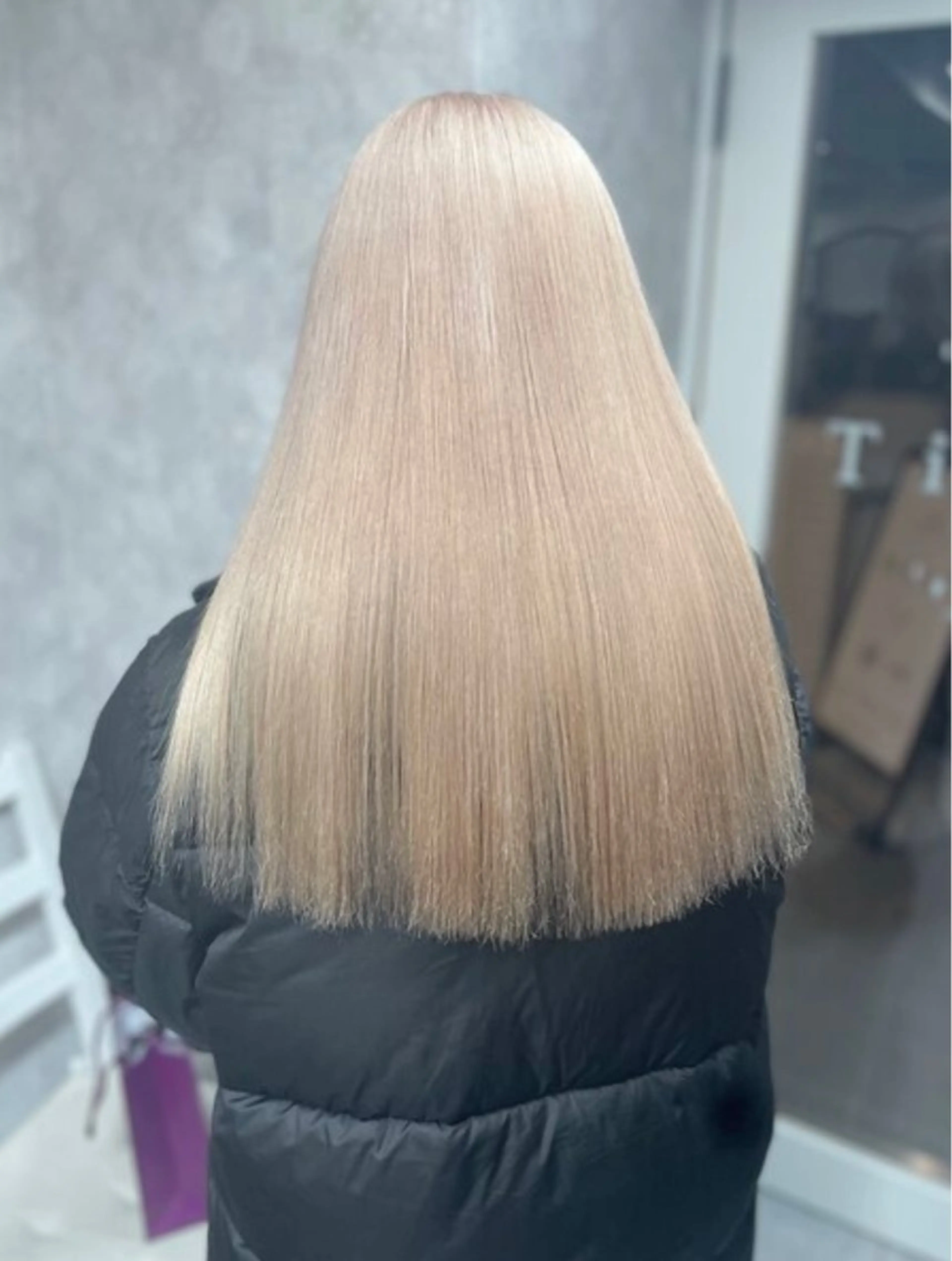 ロング カラー ベージュカラー ブリーチ ケアブリーチ ピンクカラー ピンクベージュ ヘアカラー のん🎀ハイトーン/ レイヤーカット🐳のヘアスタイル