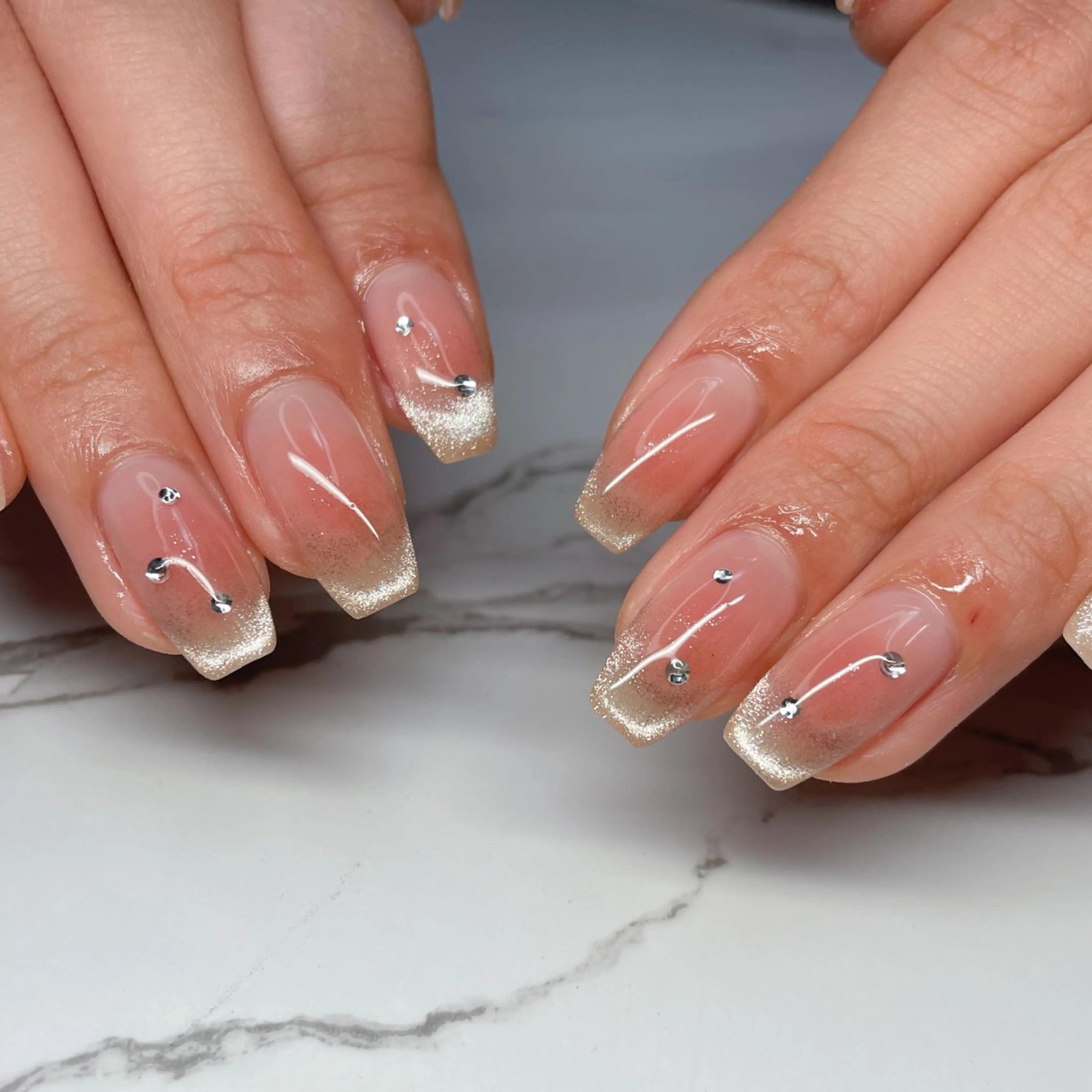 ネイル アートネイル フットネイル ジェルネイル ロングネイル マグネットネイル ハンドネイル Nail salon Amicalのネイルデザイン