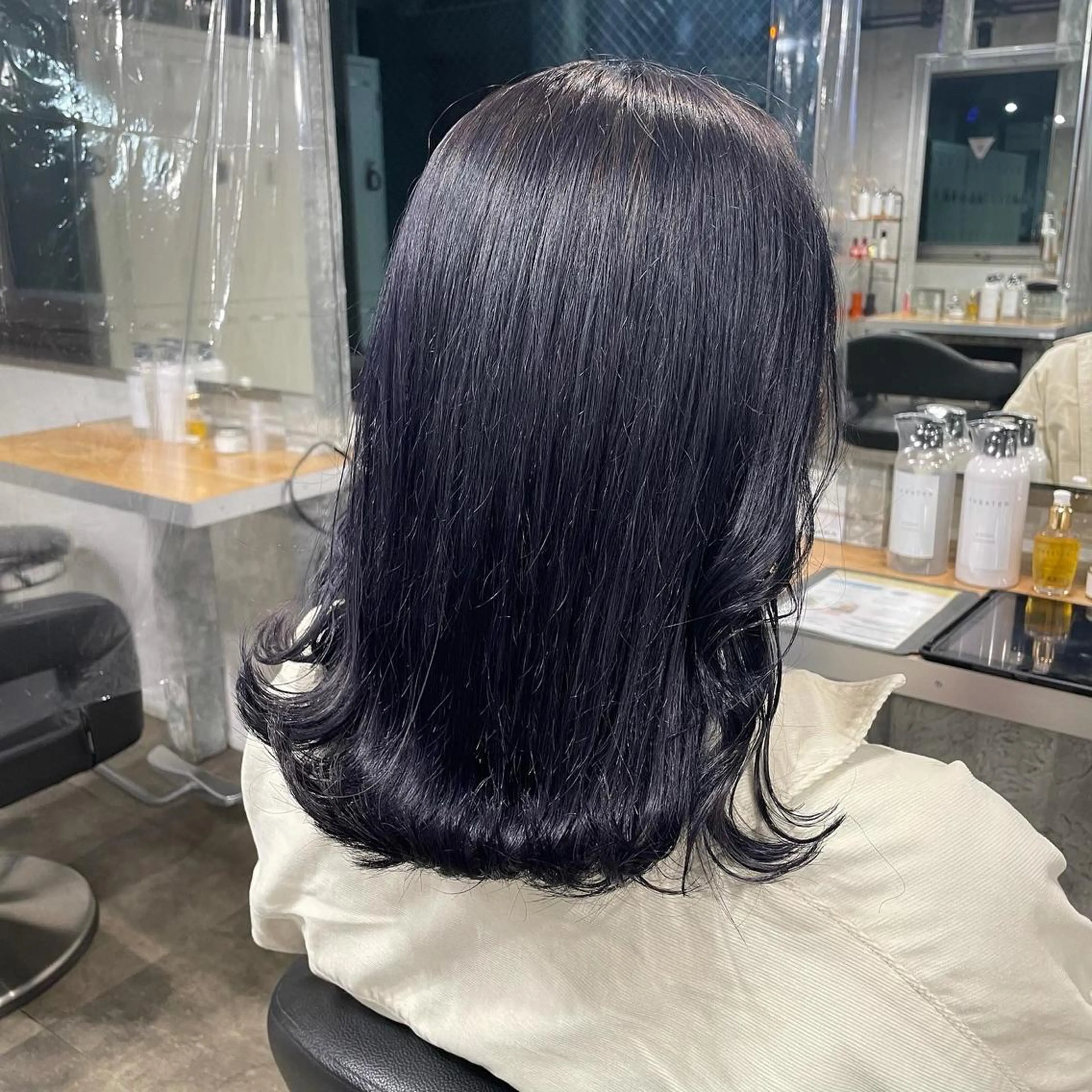 ミディアム カラー パーマ ヘアアレンジ メンズ キッズ ネイル マツエク・マツパ 透明感カラー・レイヤ ー🎀amika🎀のヘアスタイル