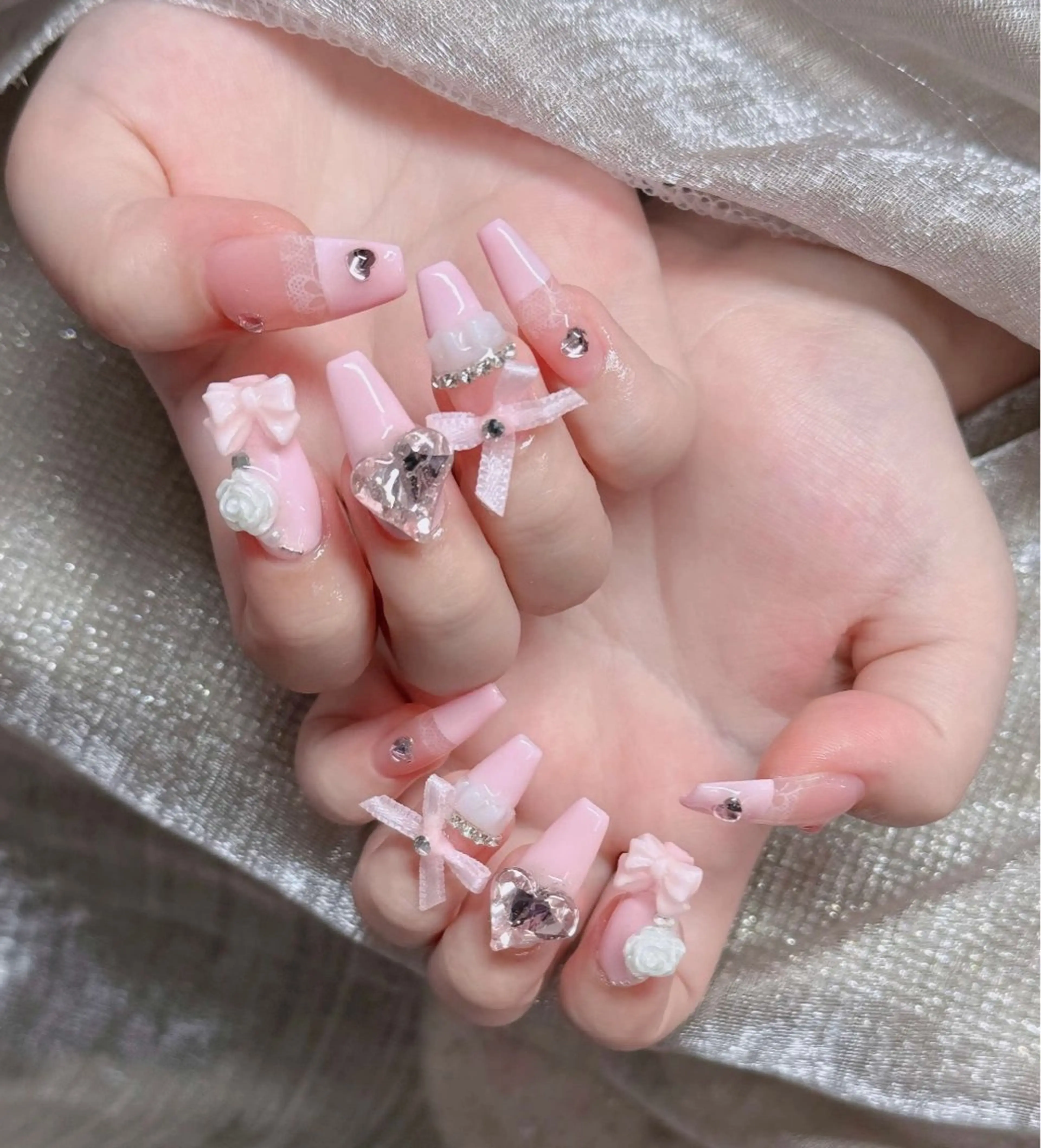 ネイル オーロラネイル フレンチネイル ジェルネイル ハロウィン キラキラネイル ハンドネイル H.baby Nail Salonのネイルデザイン