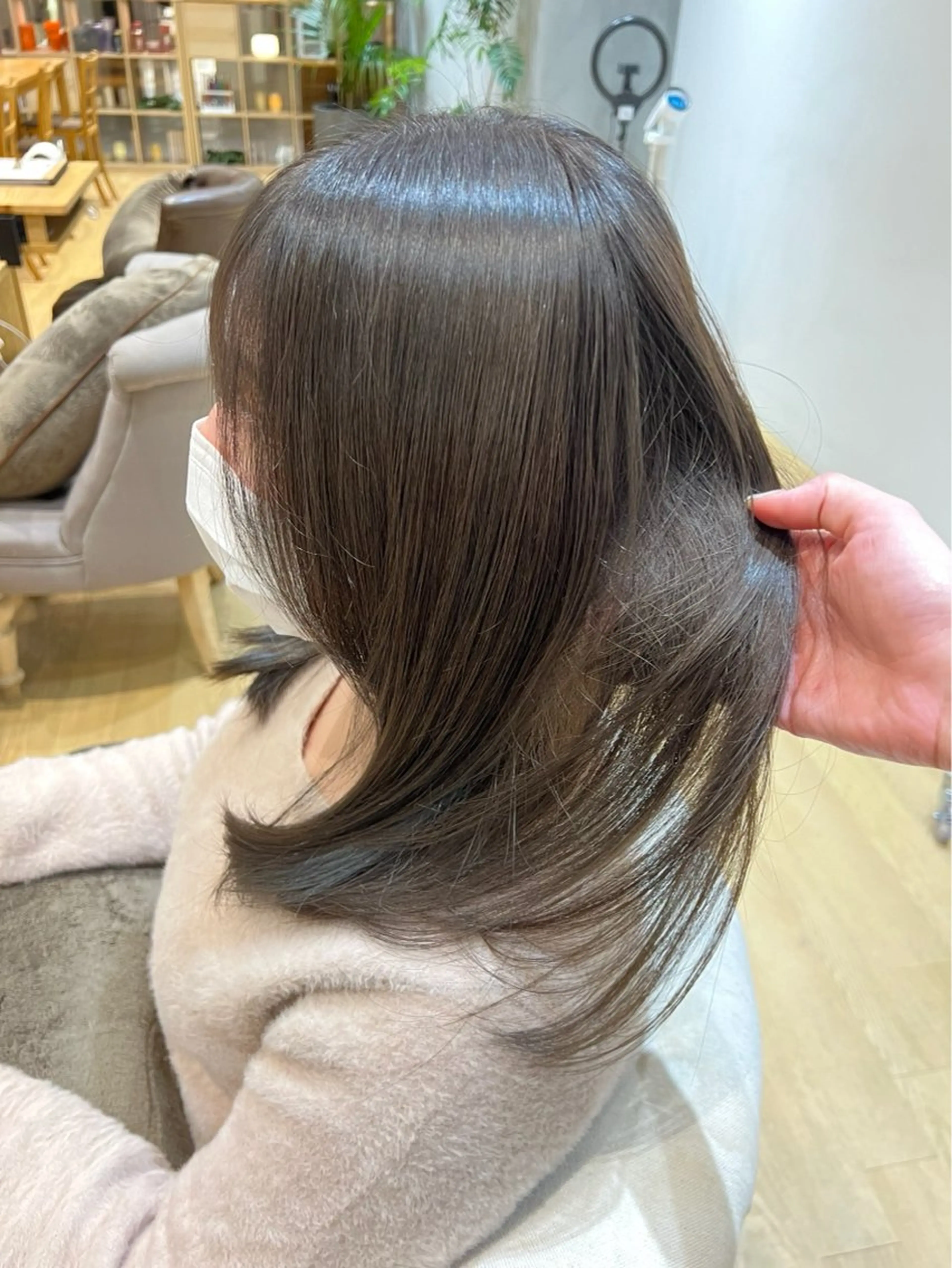 カラー 大野 芽依のヘアスタイル