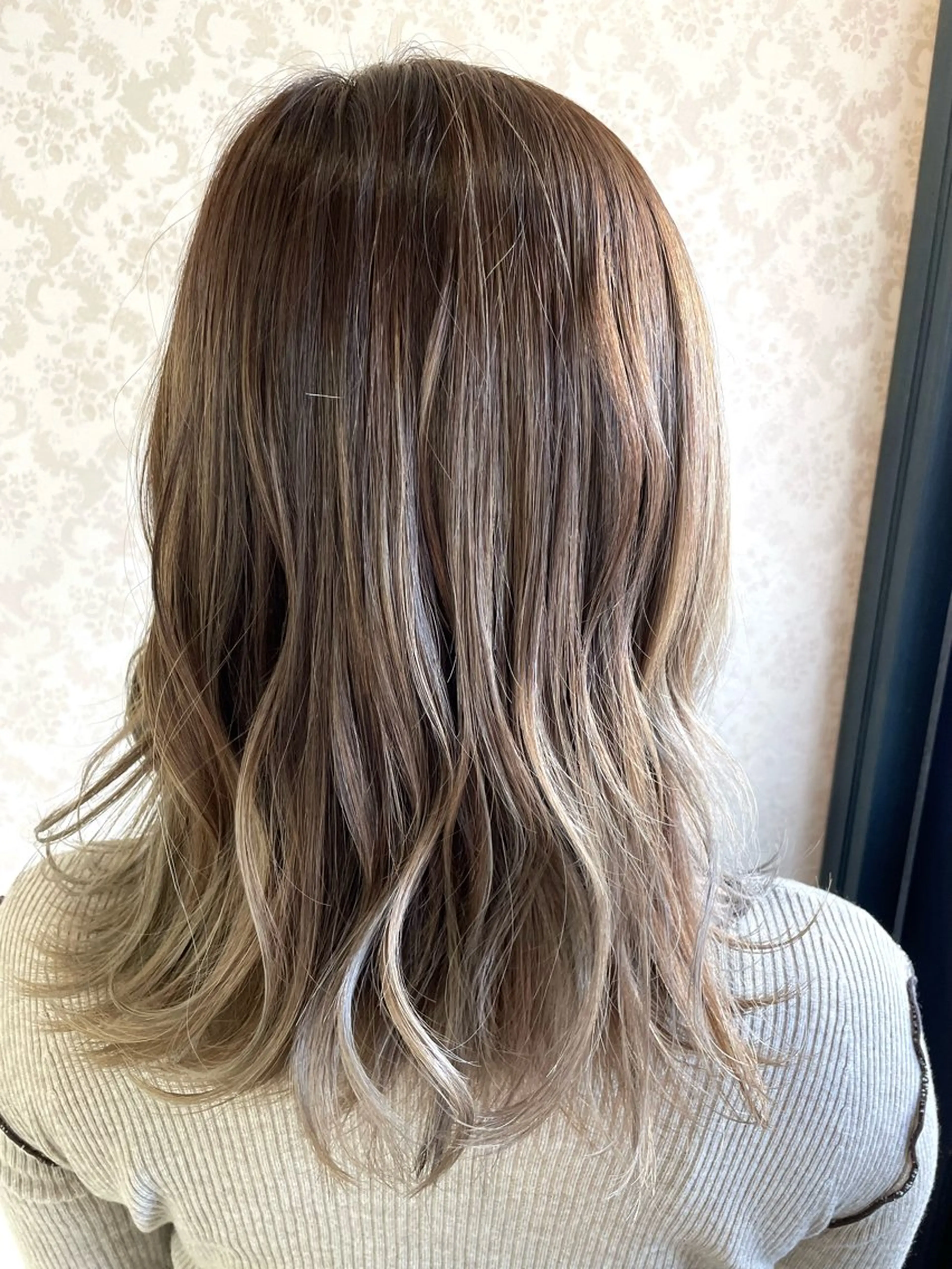カラー ヒヨシ ルナのヘアスタイル