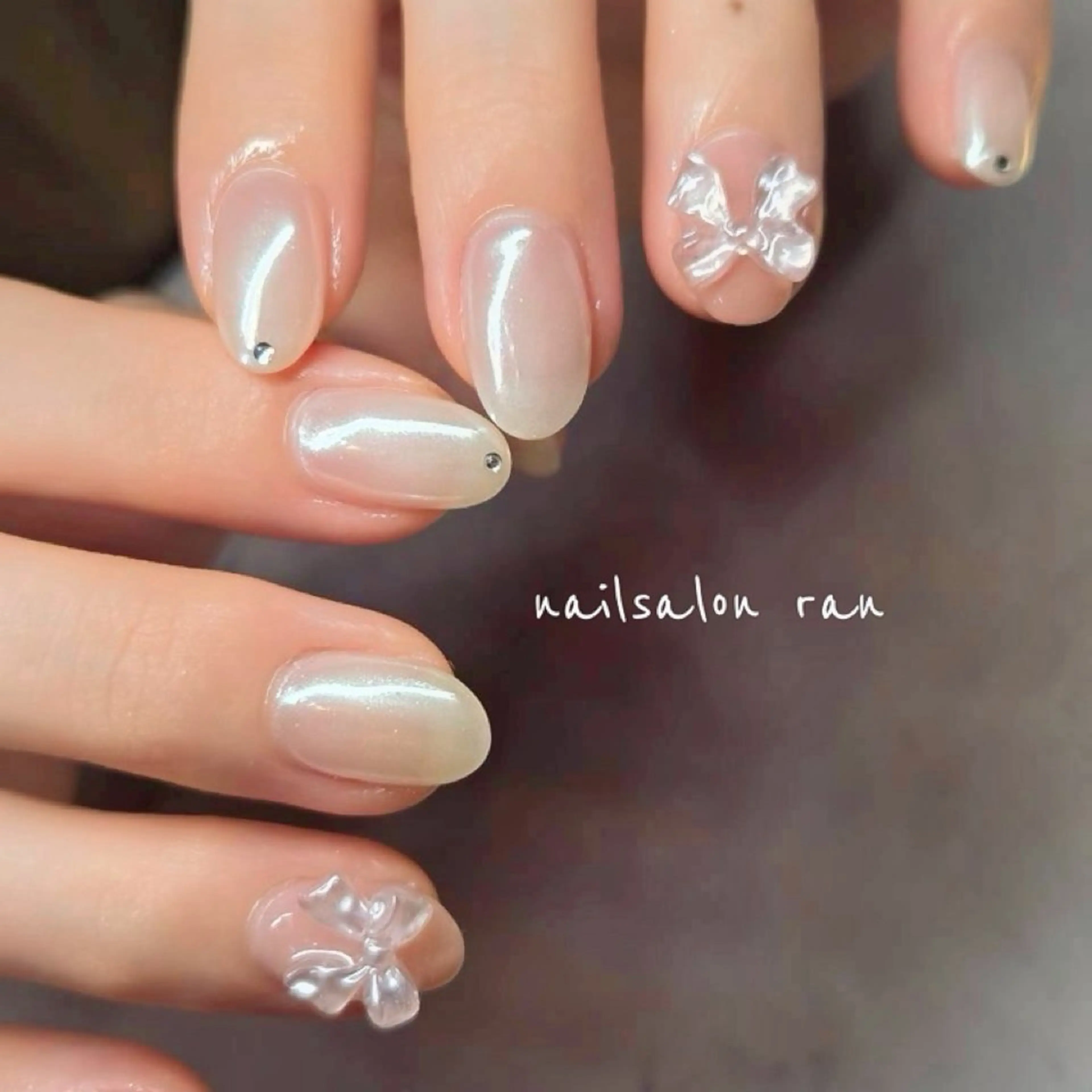 ネイル ミラーネイル リボン シンプルネイル ハンドネイル ハンドケア nailsalon ranのネイルデザイン
