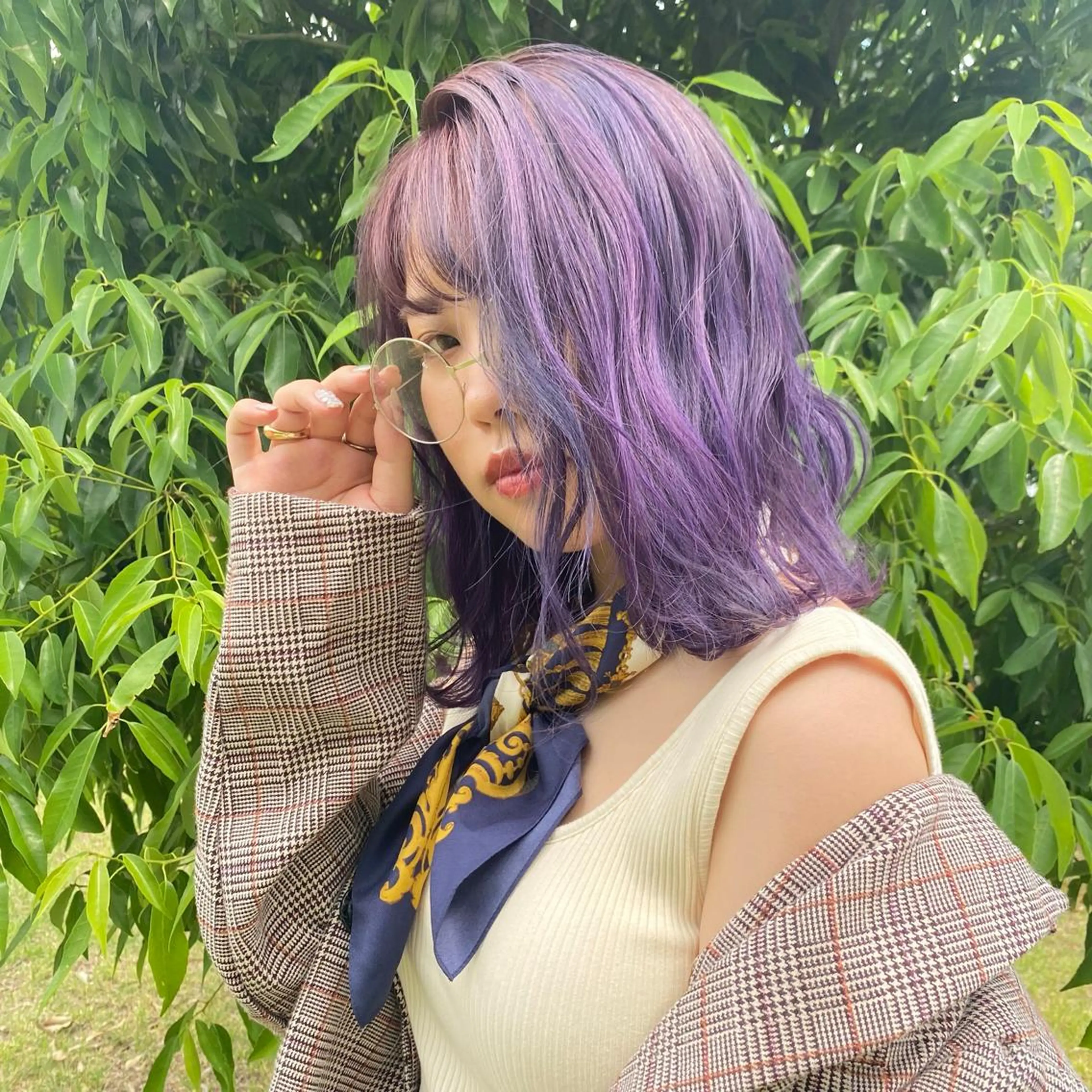 ミディアム カラー パーマ ヘアアレンジ パープルカラー ブリーチカラー/ベー ジュ/Hono🦖のヘアスタイル