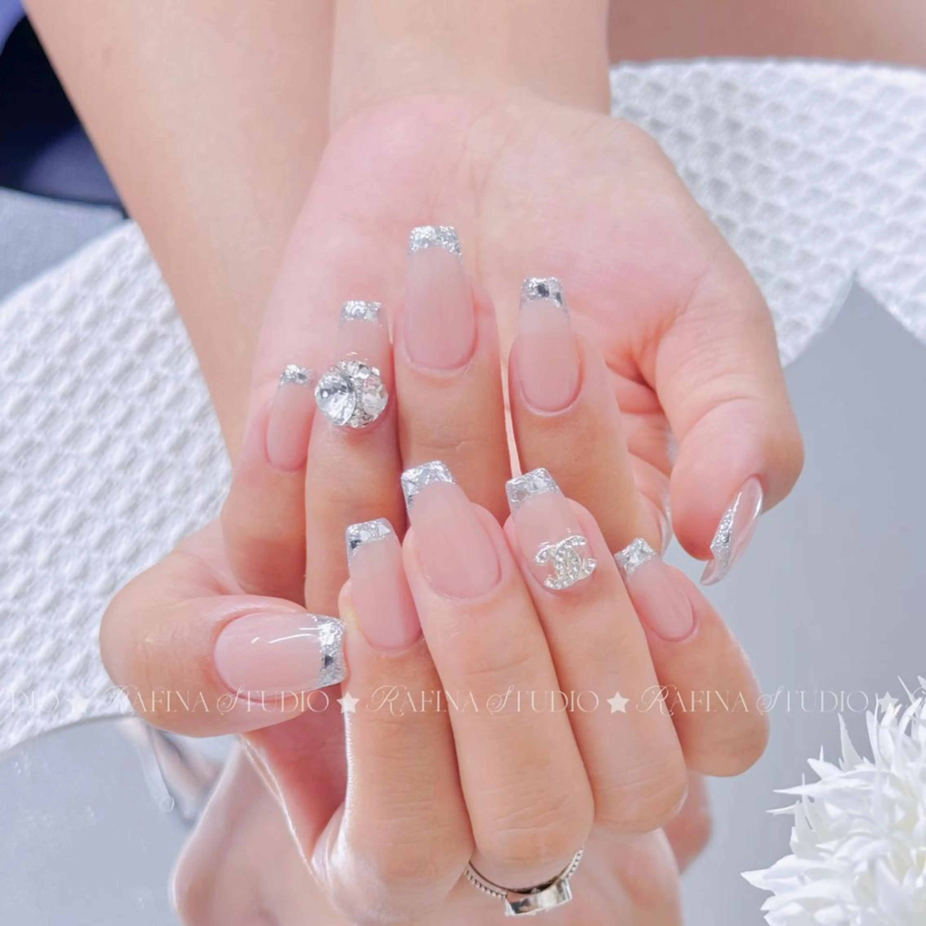 ネイル 玲央 YOYOのネイルデザイン