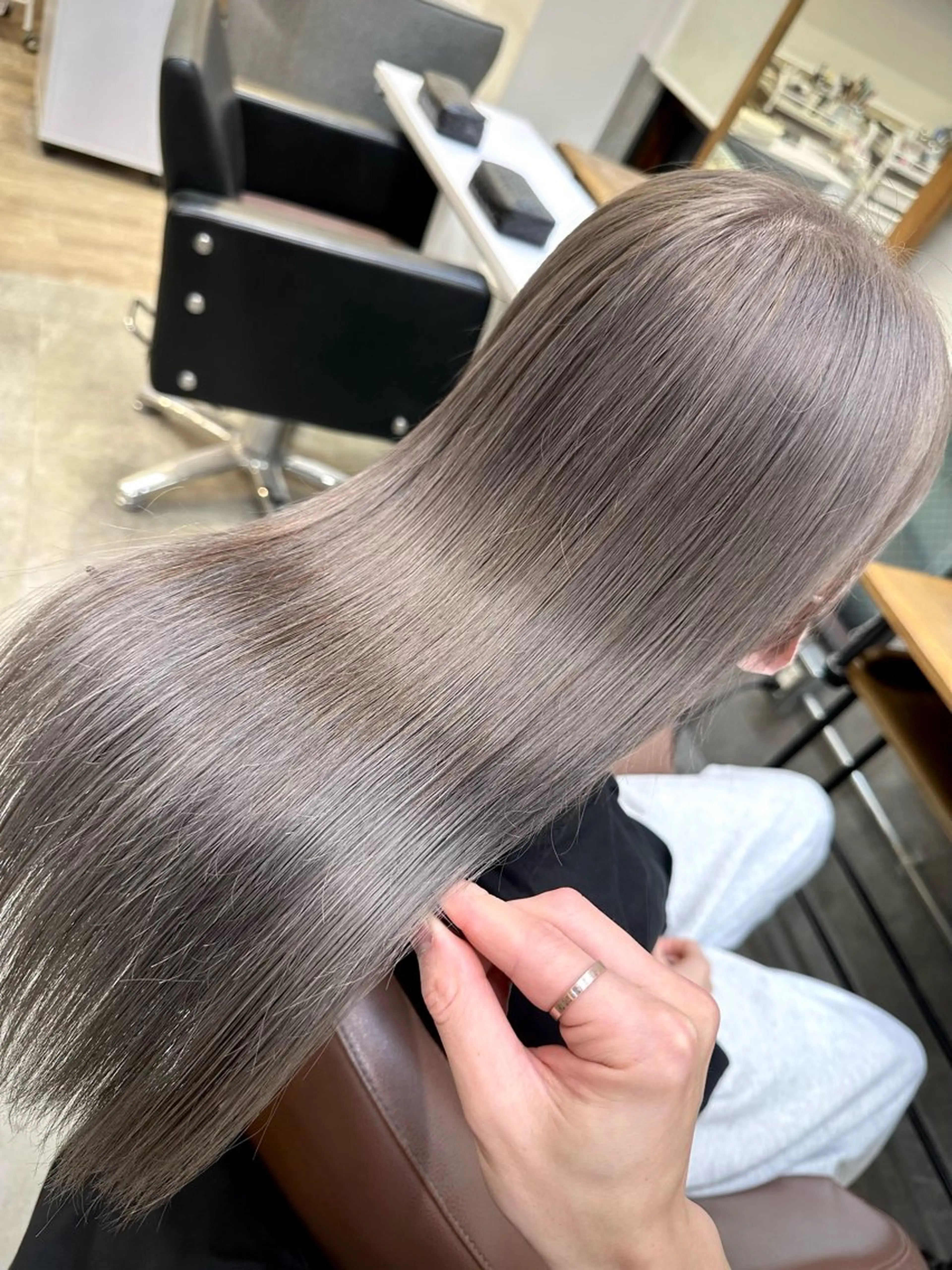 セミロング カラー 髪質改善 トリートメント 髪質改善特化サロン ICONIQ天神店のヘアスタイル