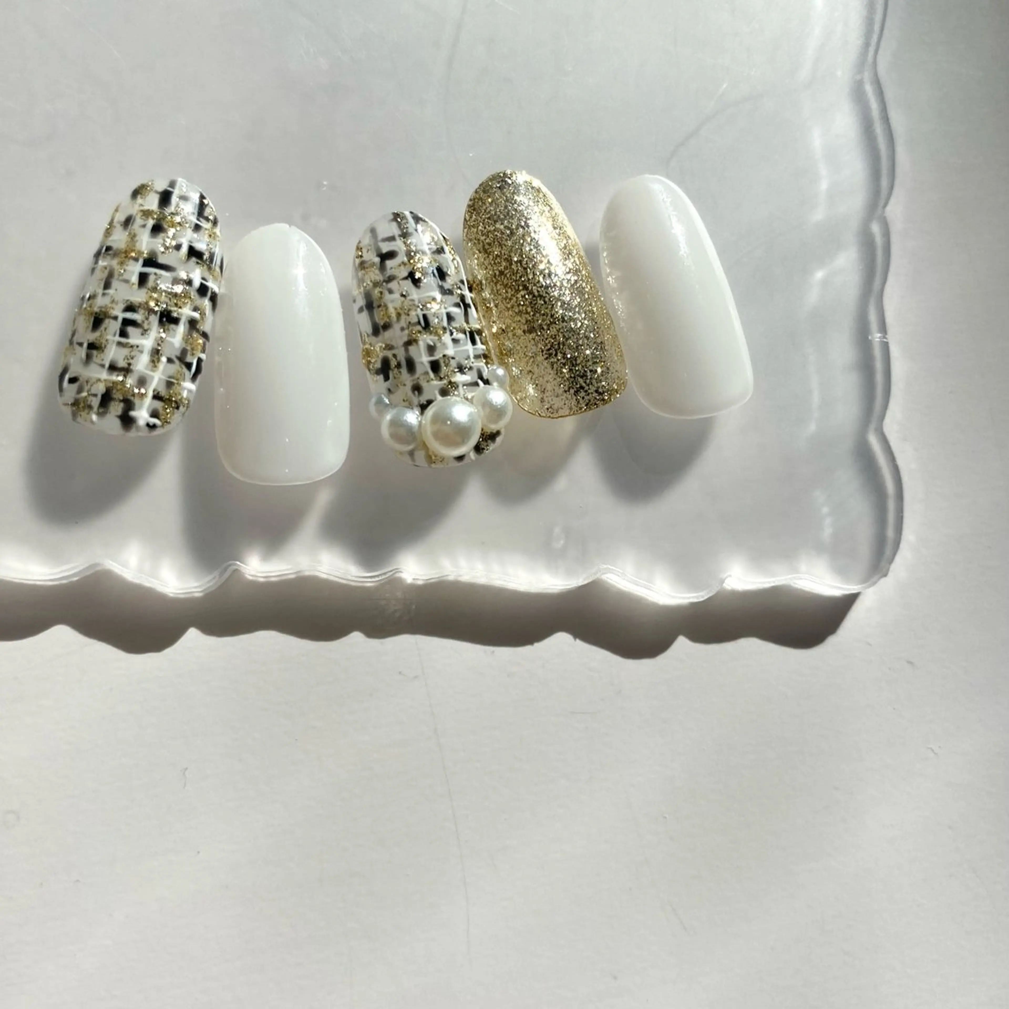 ネイル ツイードネイル 冬ネイル クリスマス Aoi💅🏻 表参道のネイルデザイン