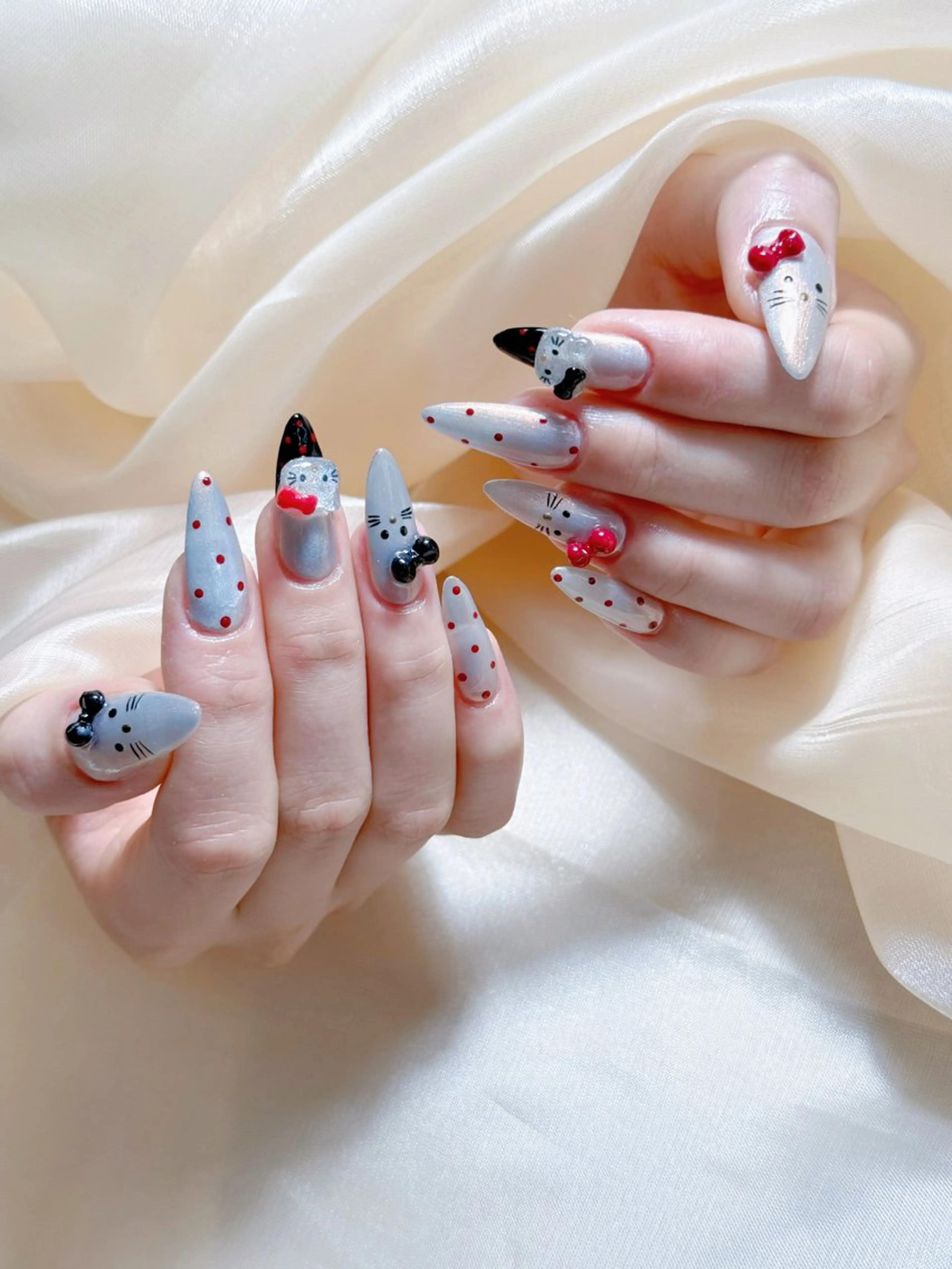 ネイル ジェルネイル グラデーション ミラーネイル ニュアンスネイル ネイルチップ ハンドネイル Kitty Nailのネイルデザイン