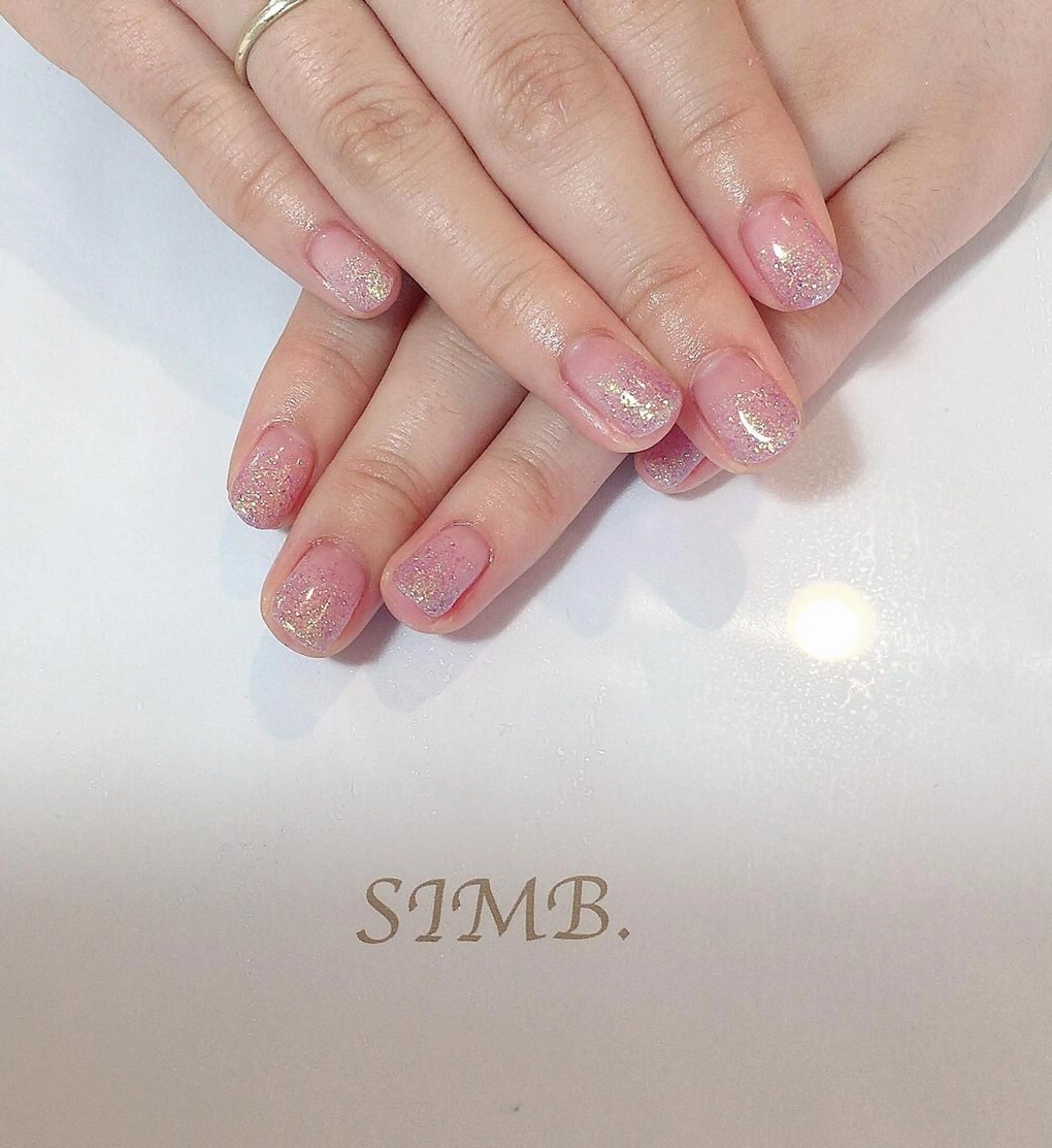 ネイル グラデーション ラメ(グリッター) ラメグラデーション パープル ハンドネイル nailsalon SIMB.のネイルデザイン