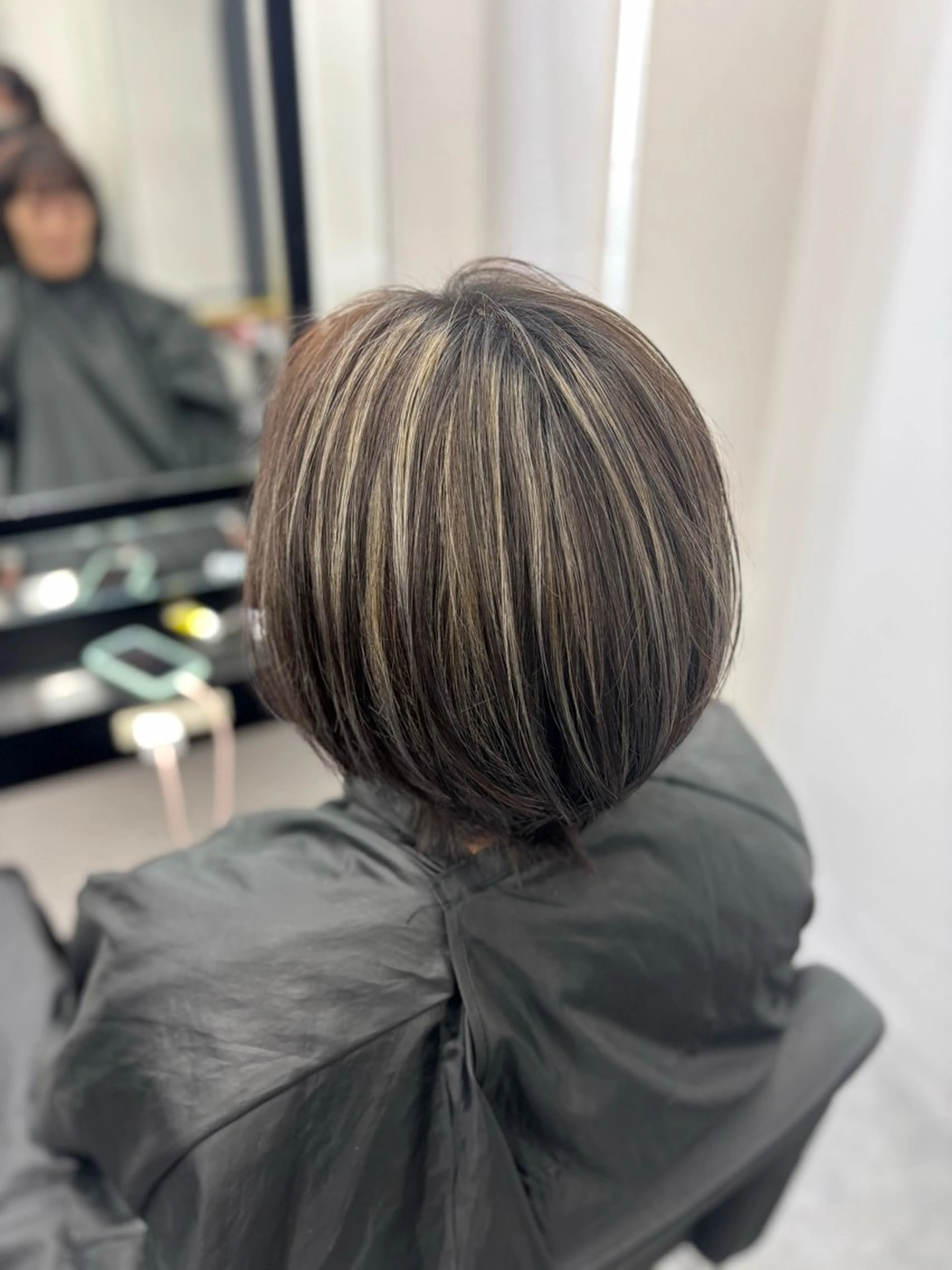 ショート カラー デザインカラー ハイライトカラー ハイライト ヘアカラー トリートメント ベルグロー アルファのヘアスタイル