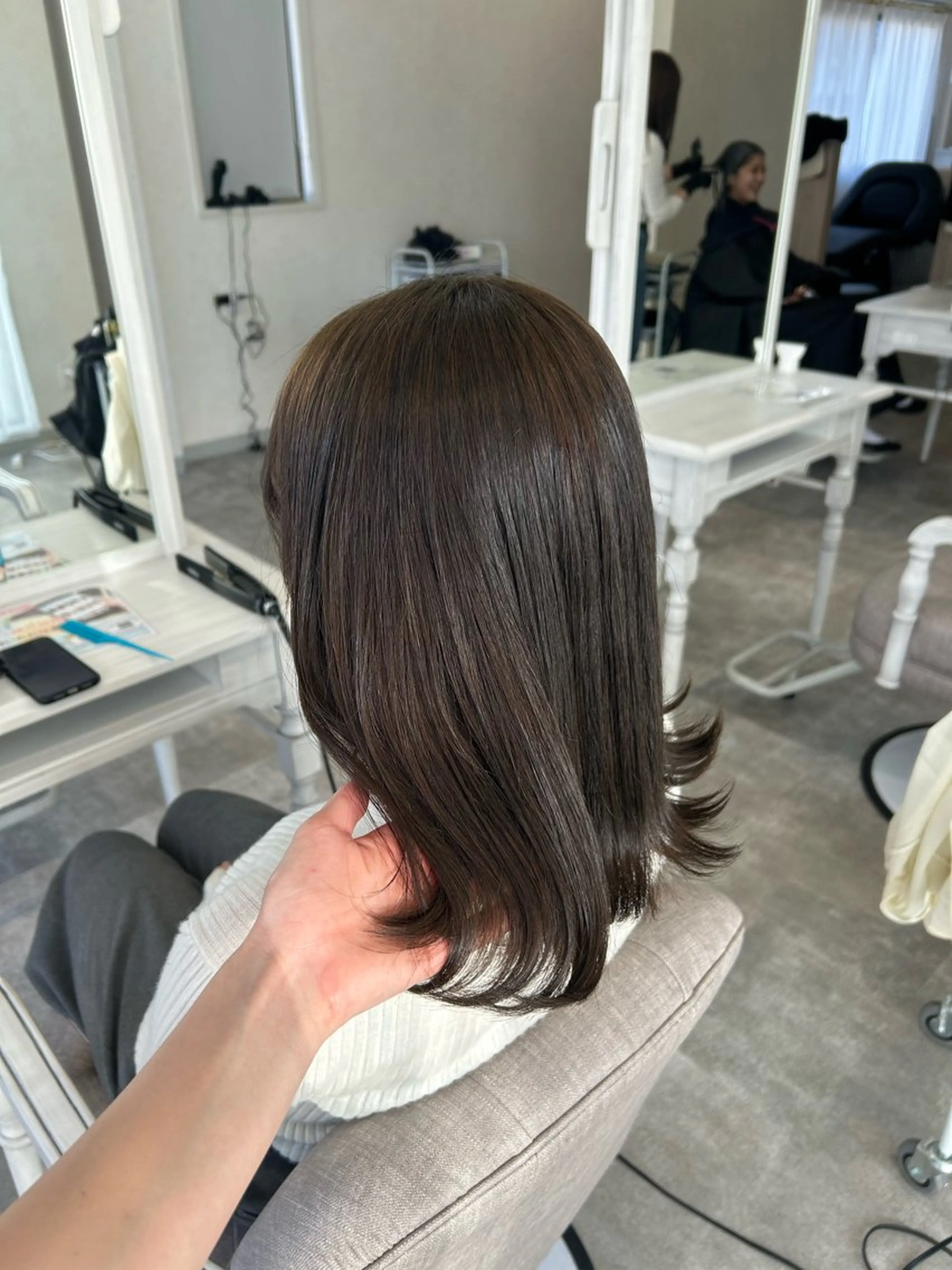 ミディアム カラー suri-ru hair【スリールヘアー】所属・FURUSAWA AOIのヘアスタイル