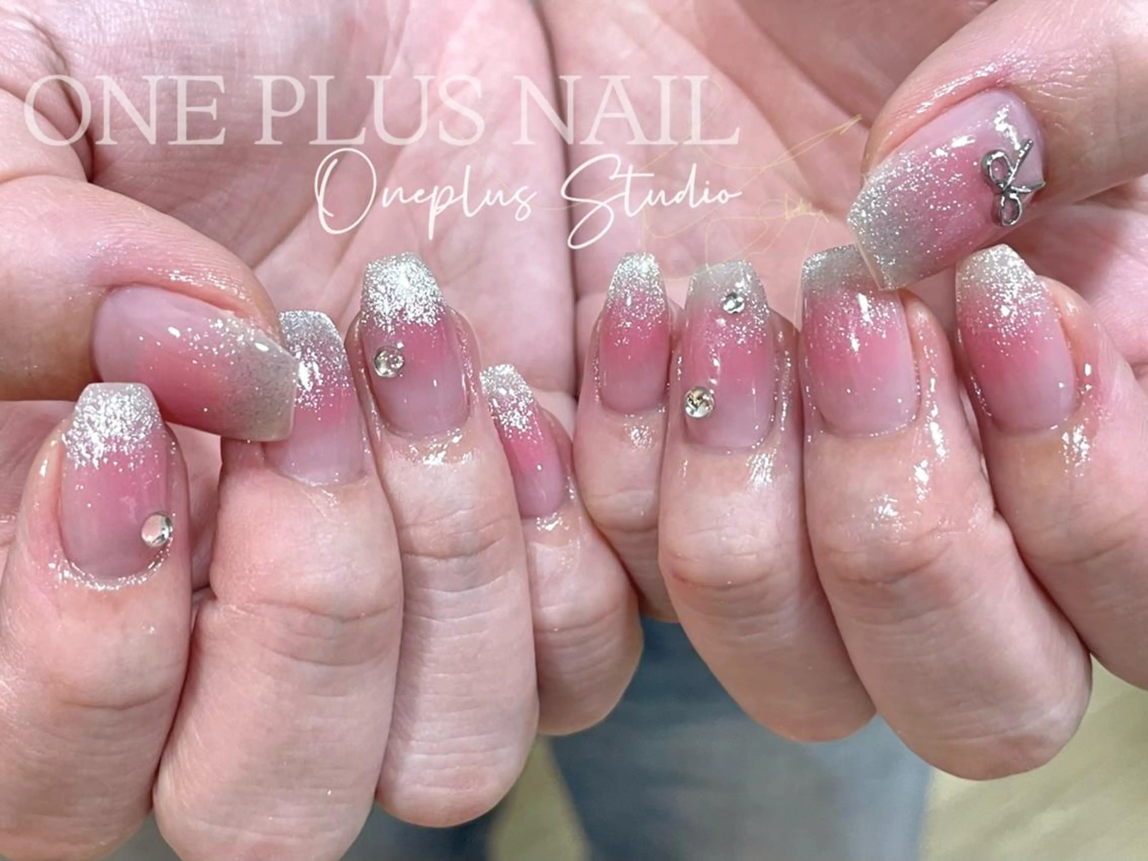 ネイル アートネイル オーロラネイル ガーリー キラキラネイル 韓国ネイル One plus StudioNailのネイルデザイン