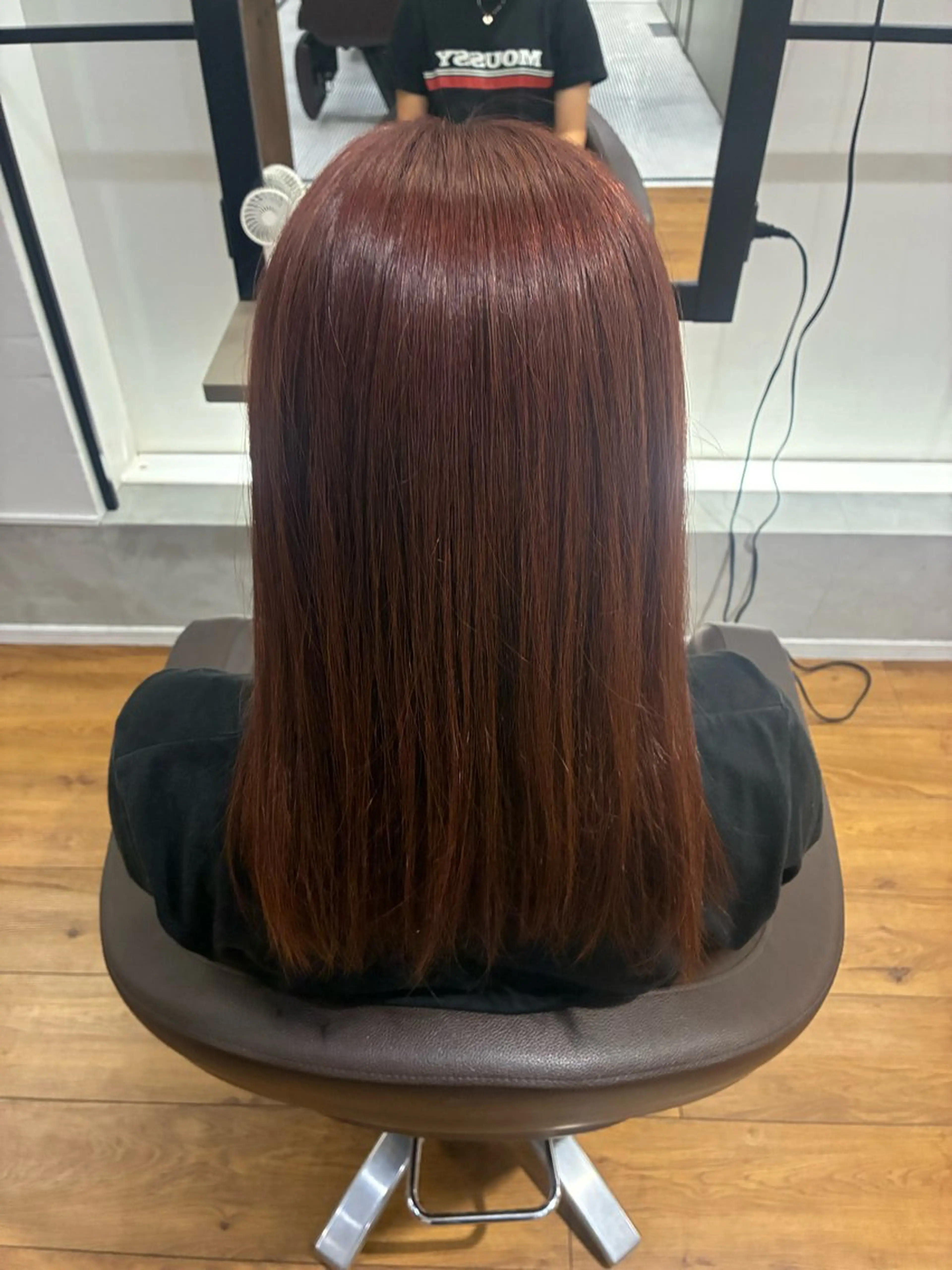 カラー 石川 菜月のヘアスタイル