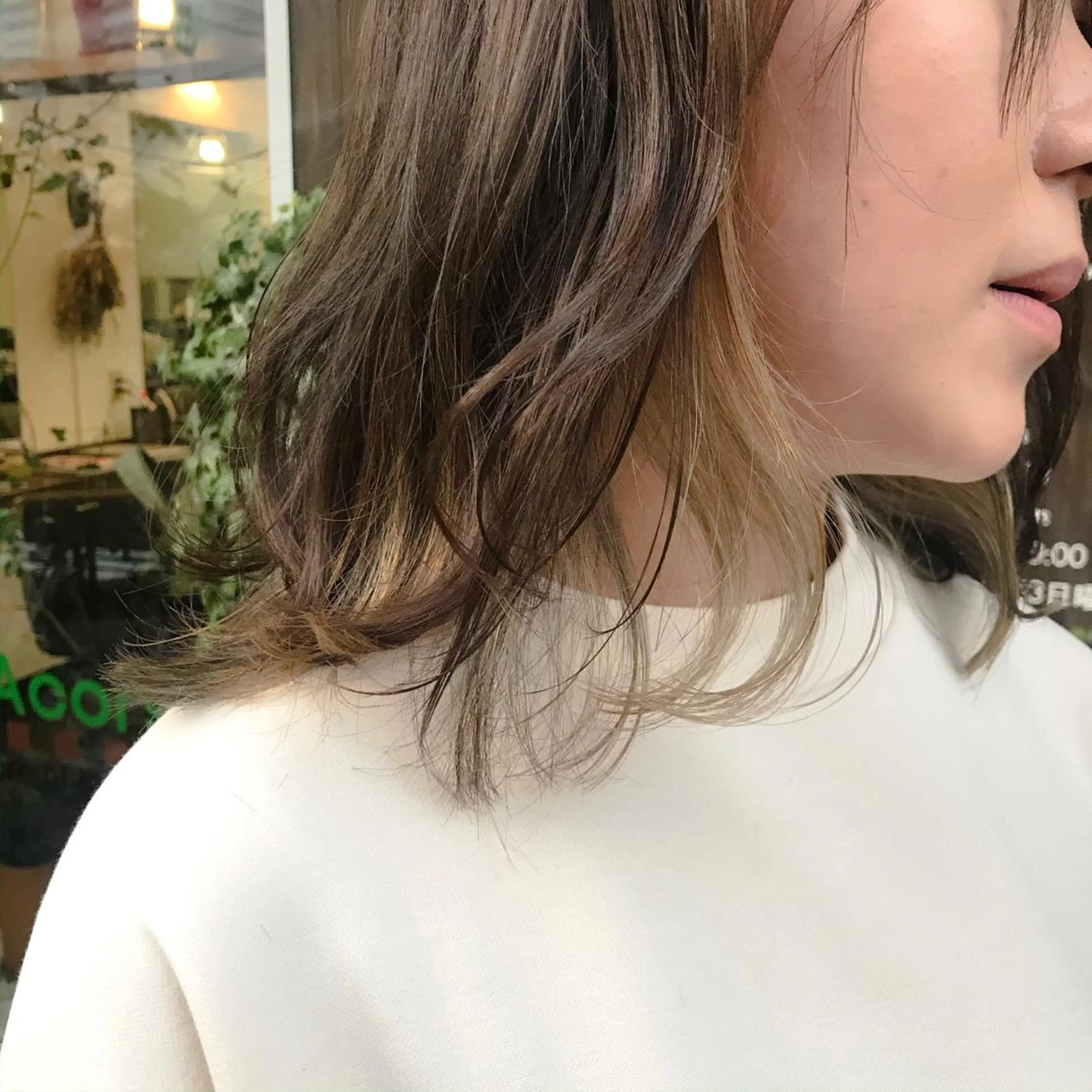 ミディアム カラー ベージュカラー ブリーチ インナーカラー イエローカラー 【お悩み解決】 松尾一気のヘアスタイル