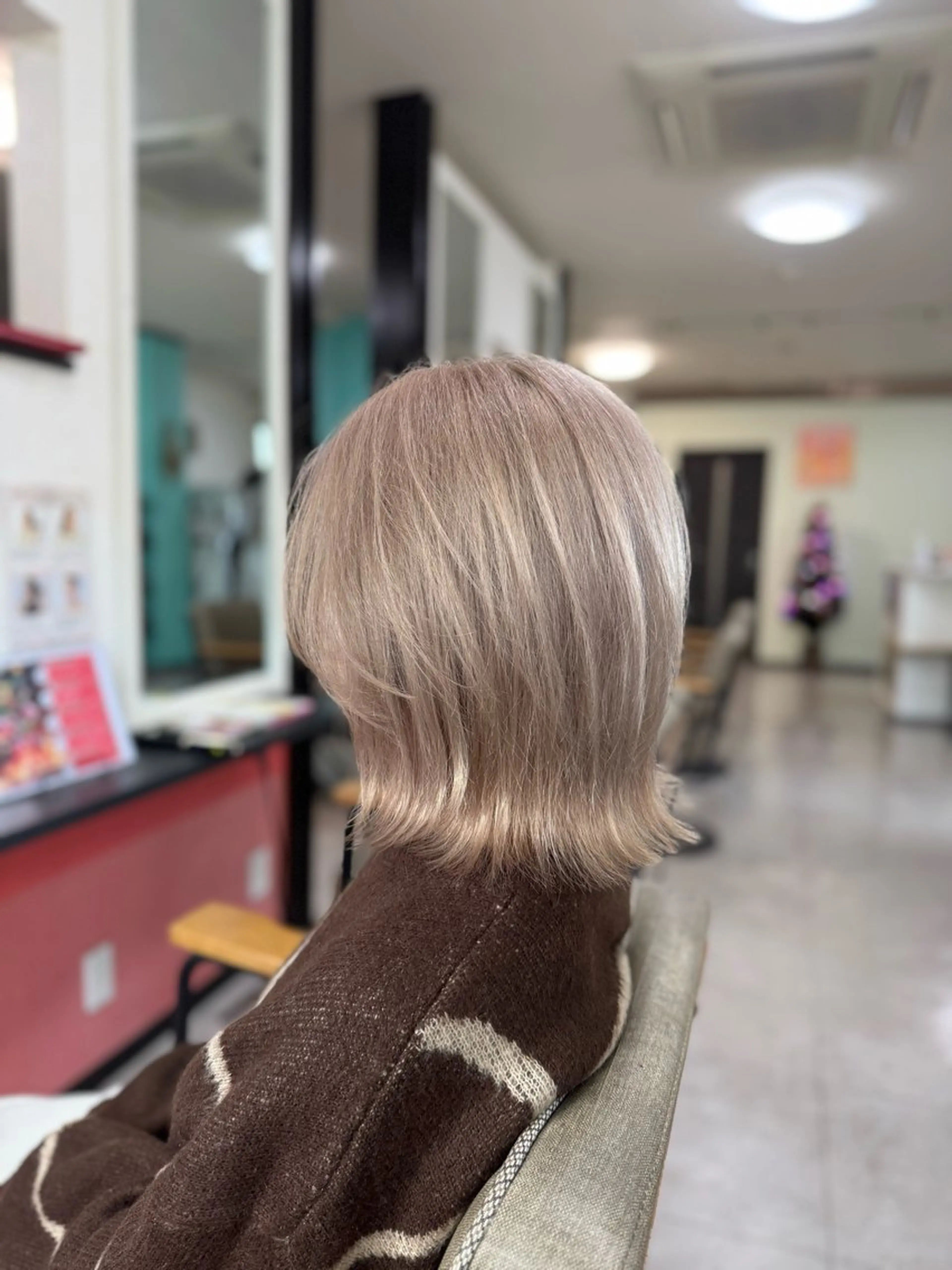 カット+ケアブリーチ+カラー+トリートメントの写真