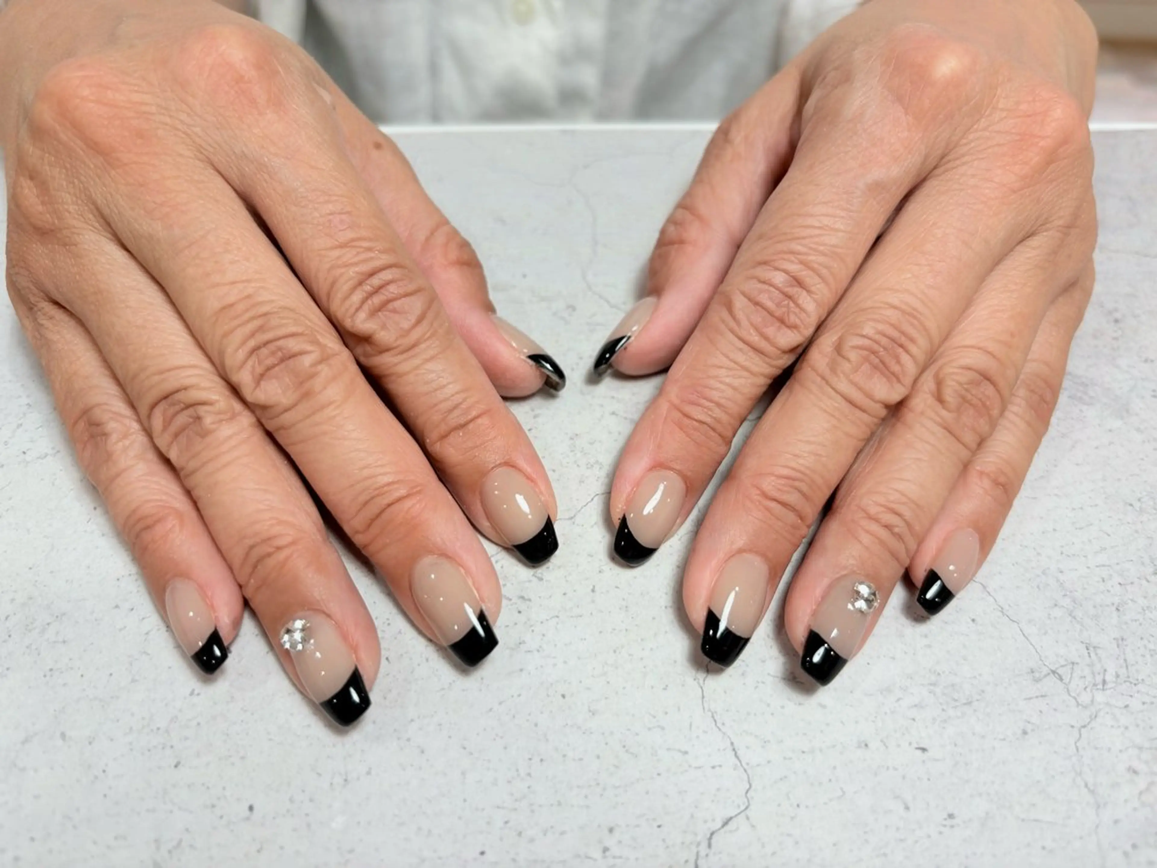 フレンチ(ワンカラーベース)オフありの写真