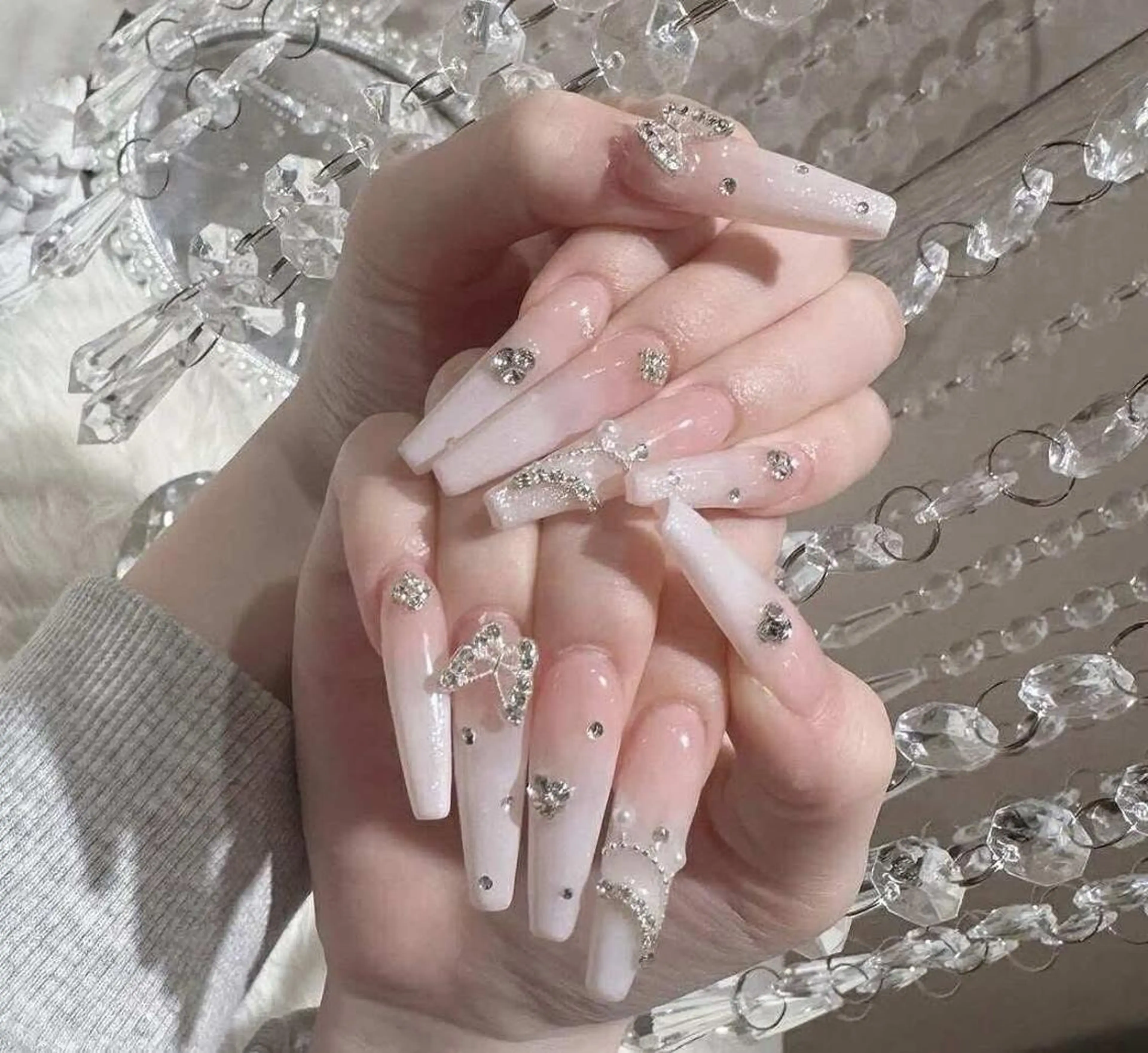 ロング 韓国風ヘア ハンドネイル Bling Salonのネイルデザイン