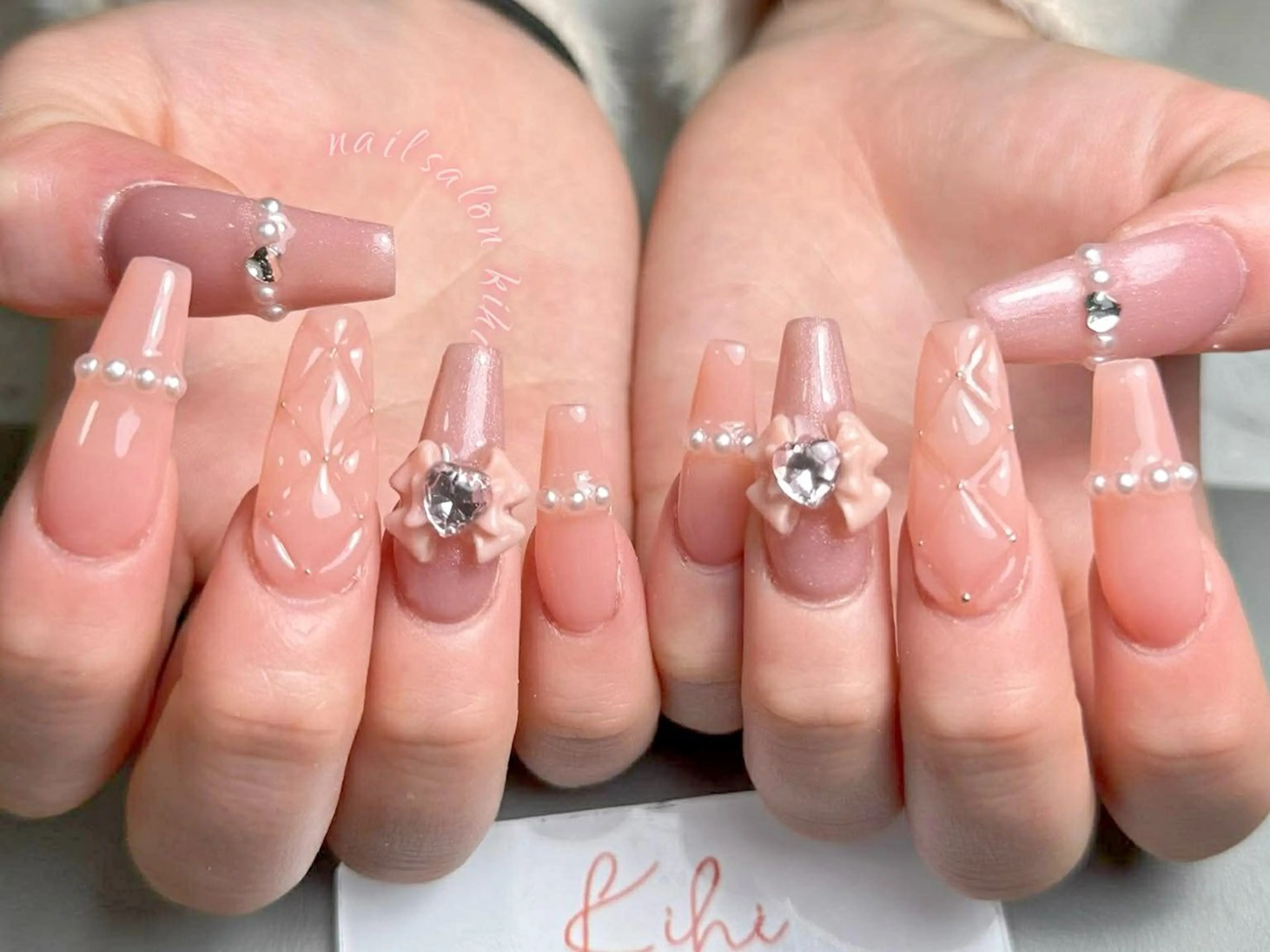 ネイル アートネイル フレンチネイル ジェルネイル グラデーション 韓国ネイル ハンドネイル 💕鈴木ユリ パラジェル/オフ無料のネイルデザイン