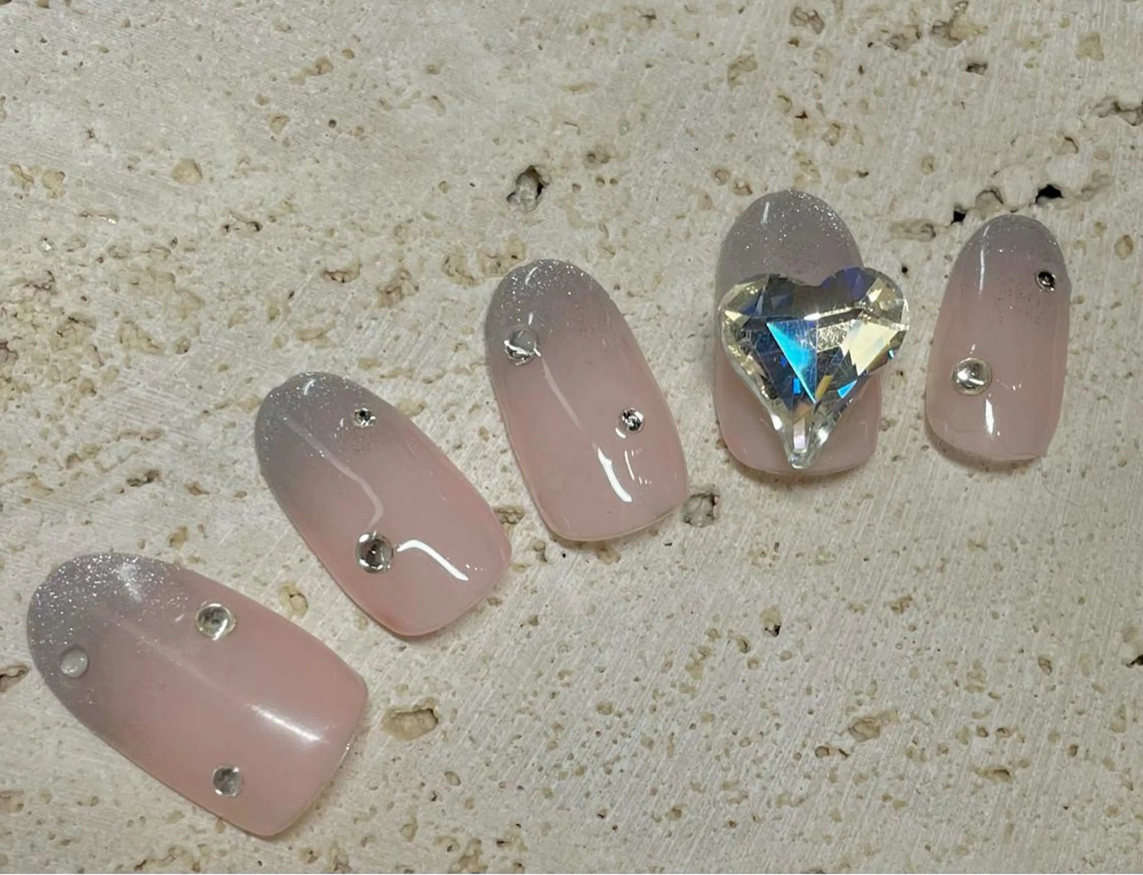 セミロング ネイル フレンチネイル マグネットネイル マグネットフレンチ ワンホンネイル Home salon Rのネイルデザイン