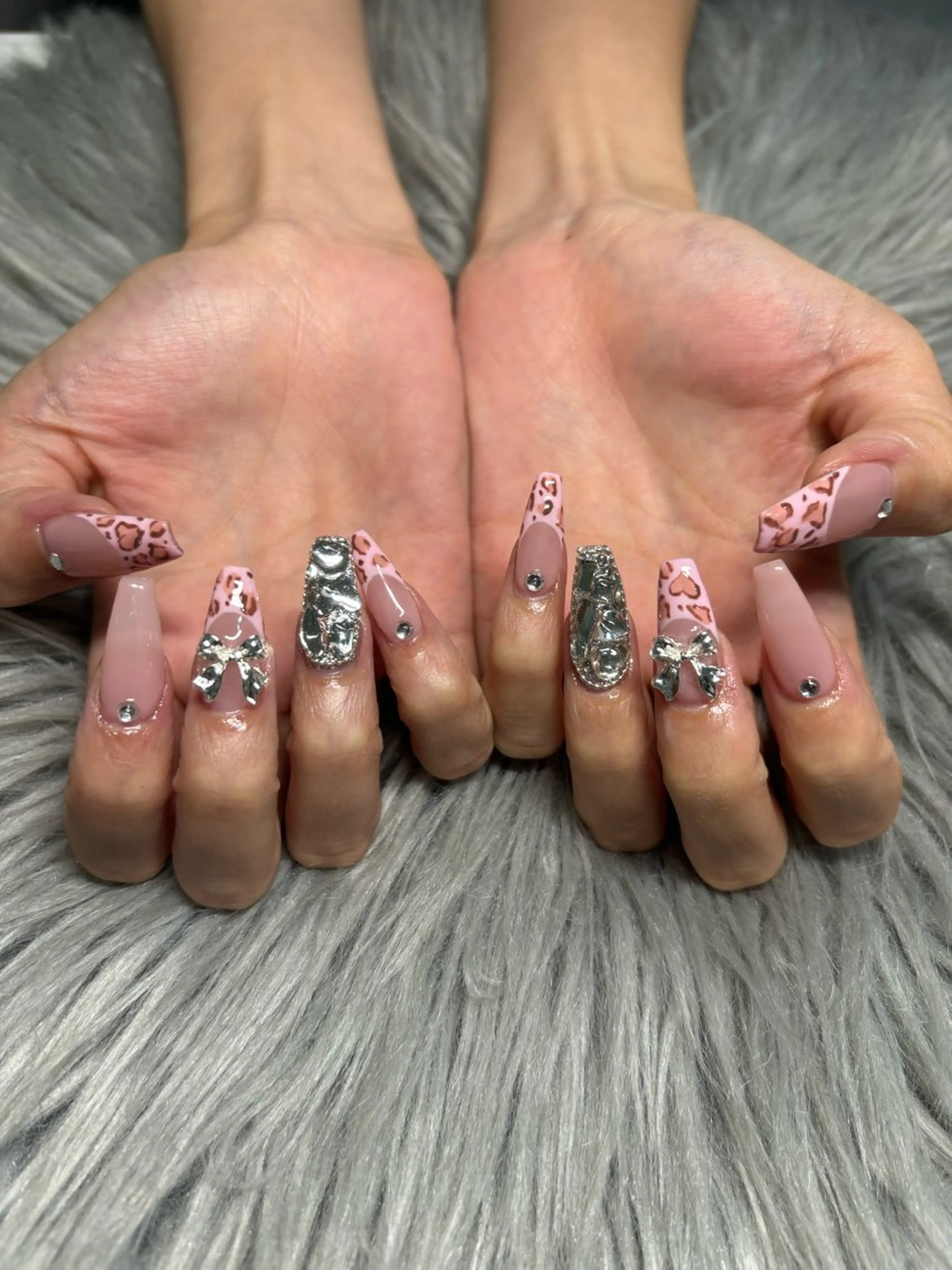 ネイル 鈴木 歩華のネイルデザイン