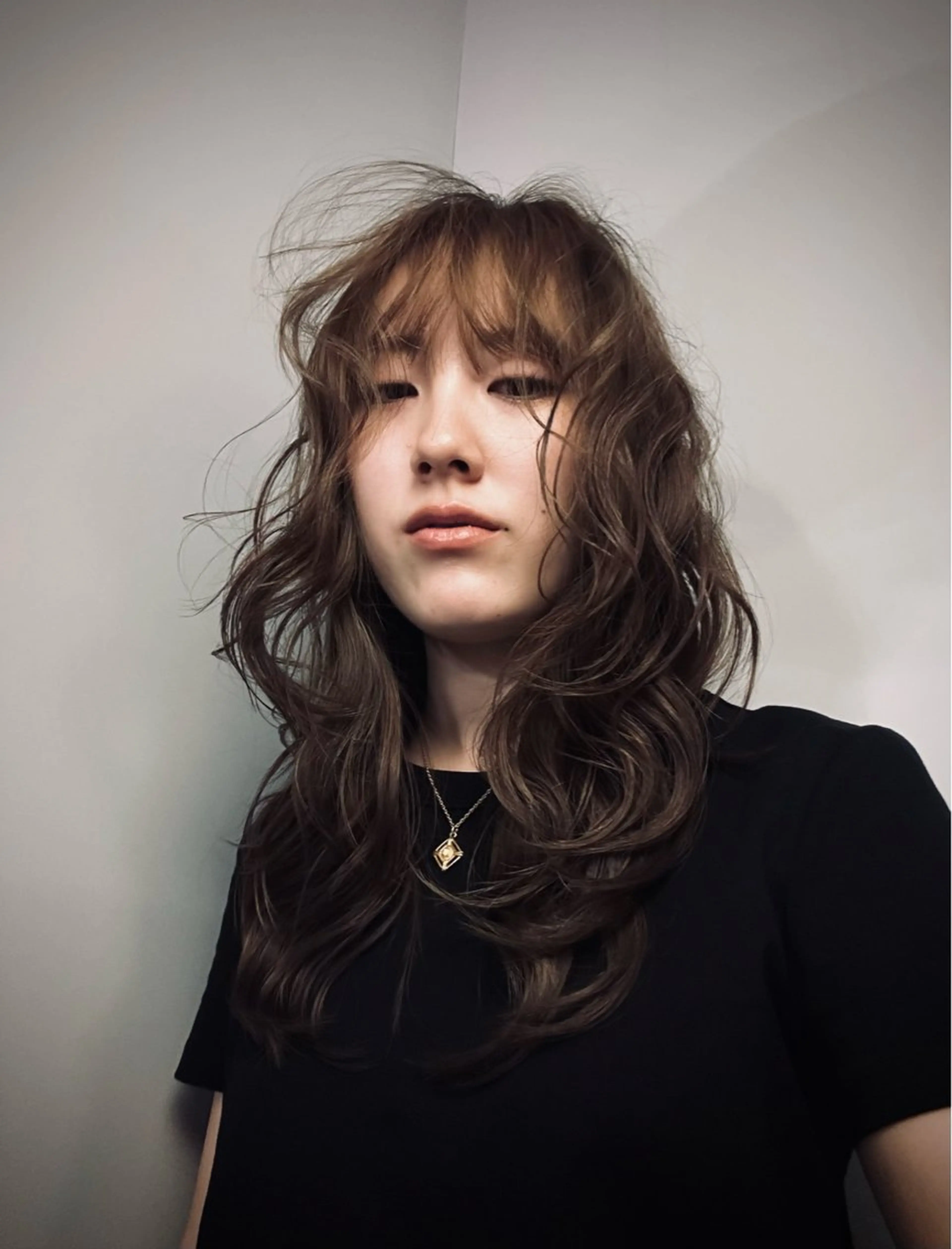 ロング カラー 三輪 充希のヘアスタイル