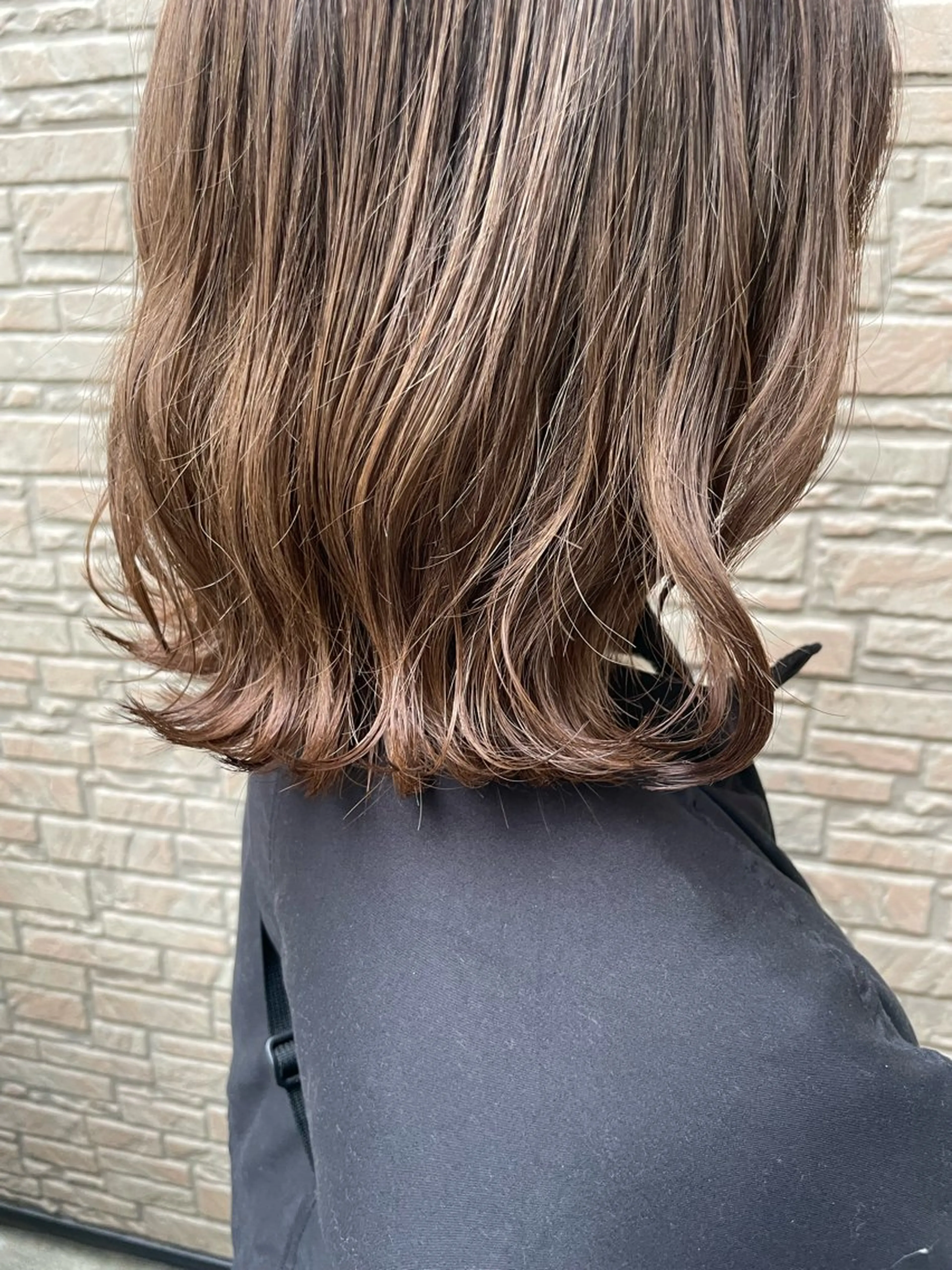 ミディアム カラー 切りっぱなしボブ ブリーチ ダブルカラー ボブ カット ヘアカラー トリートメント ワタナベ テルマサのヘアスタイル