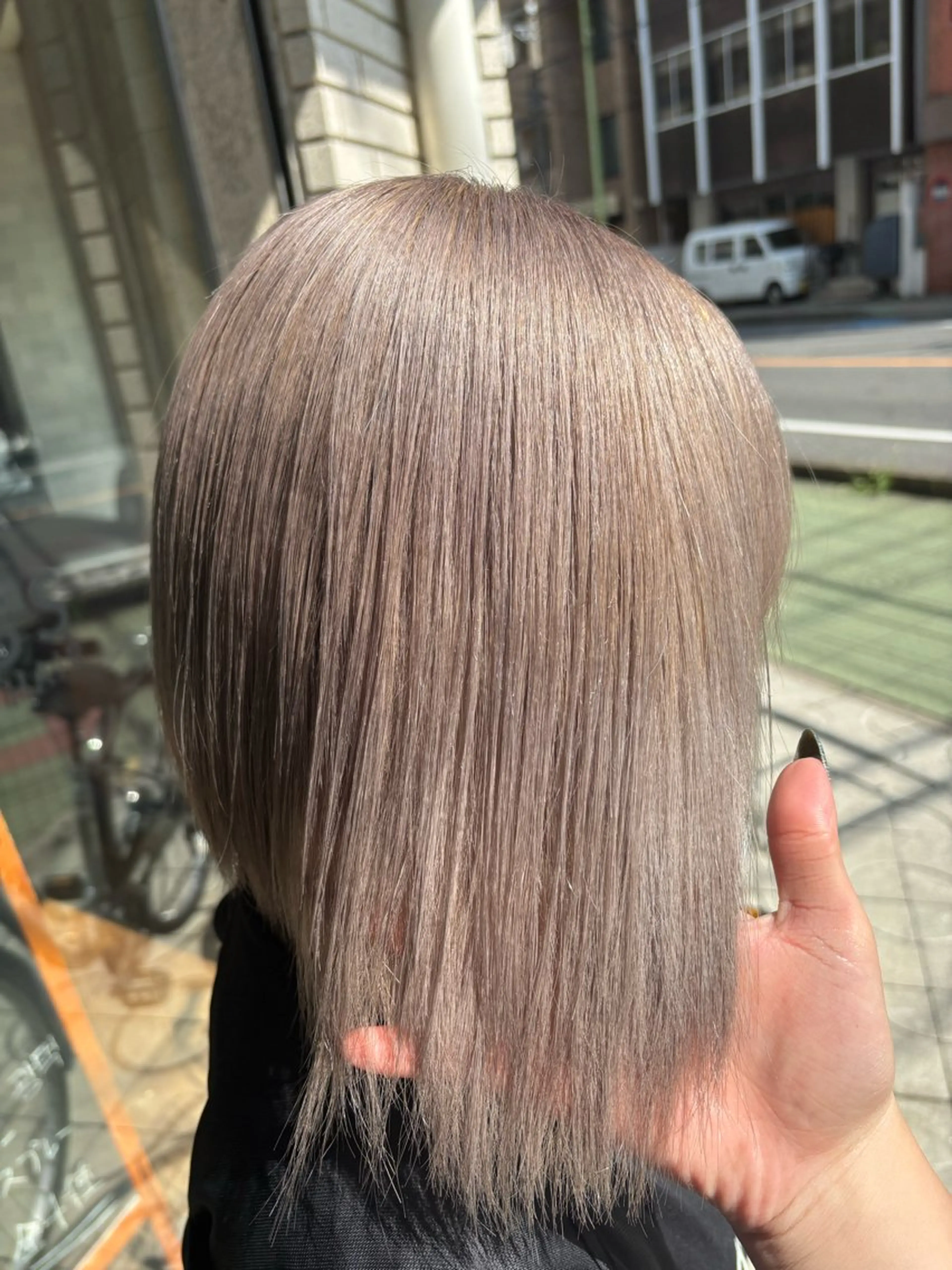 ミディアム rise/レイヤー／ ダブルカラーのヘアスタイル