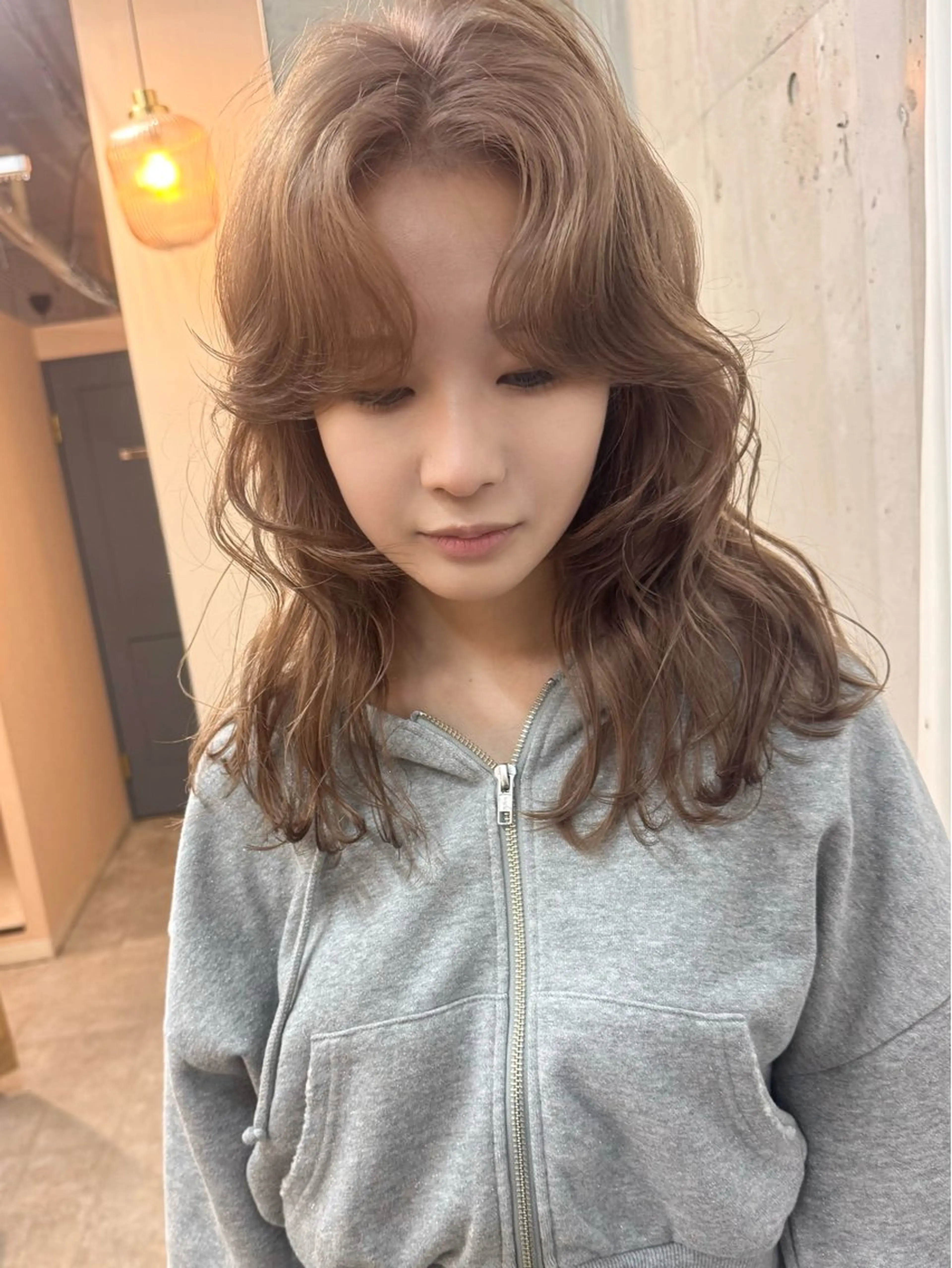 セミロング カラー バレイヤージュ ベージュカラー ブリーチ ケアブリーチ ダブルカラー カット ヘアカラー トリートメント lani ブリーチ /ダブルカラーのヘアスタイル