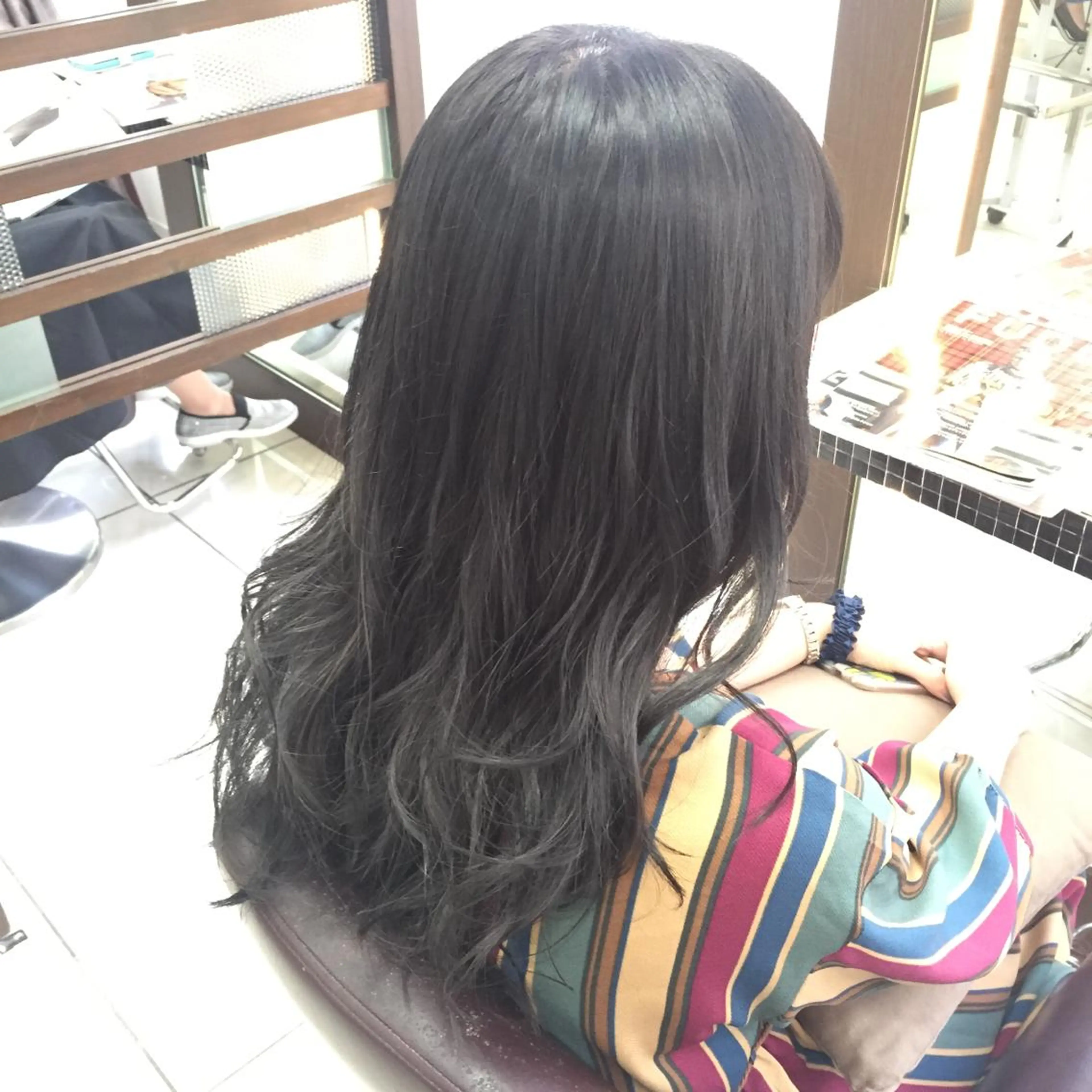ロング カラー ダークグレー ダークグレージュ グレージュ oggi +KENJE所属・大平 美沙のヘアスタイル