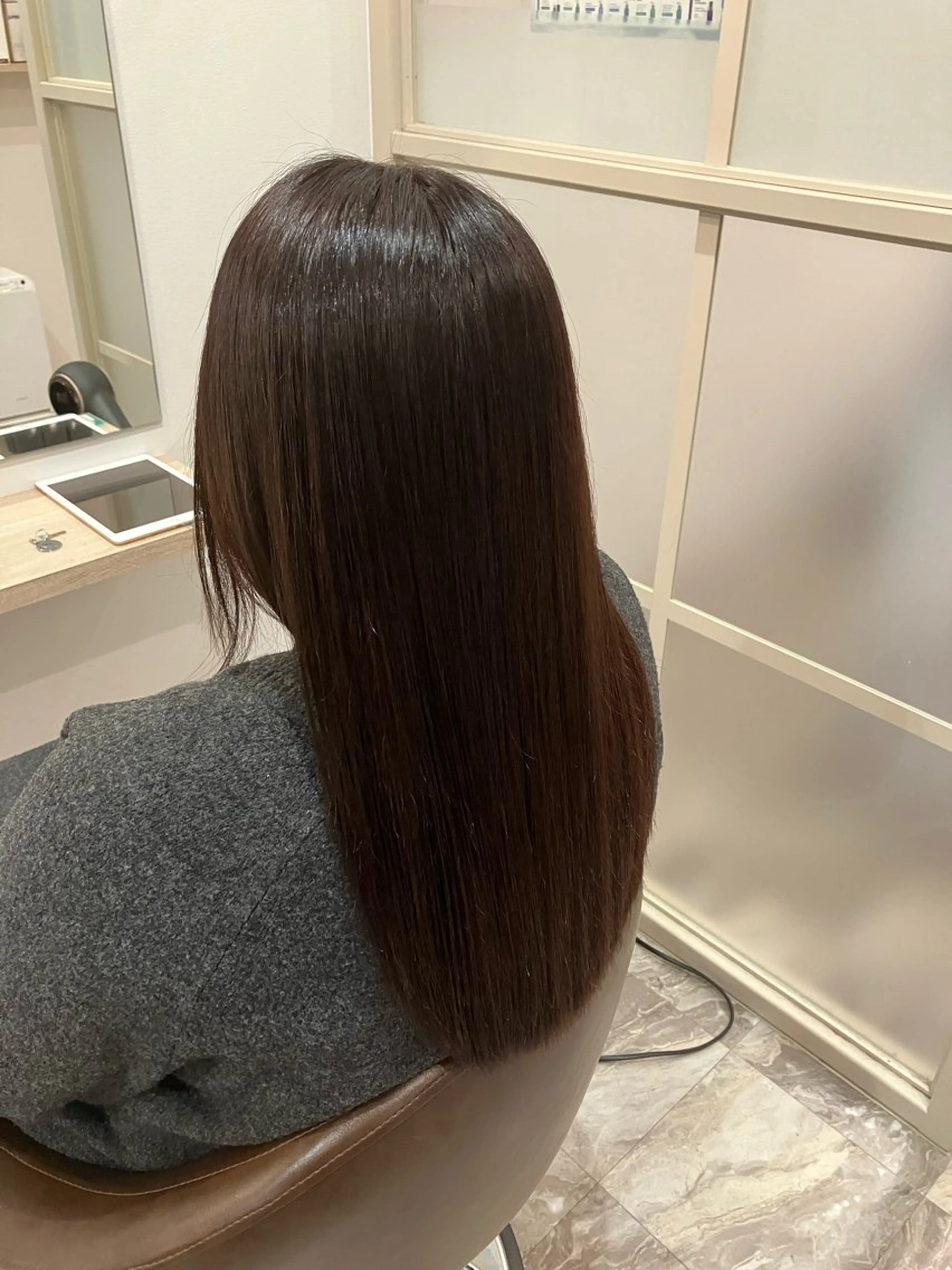 セミロング カラー パーマ 髪質改善 縮毛矯正 ツヤ髪🌕縮毛矯正 長谷川勇人のヘアスタイル