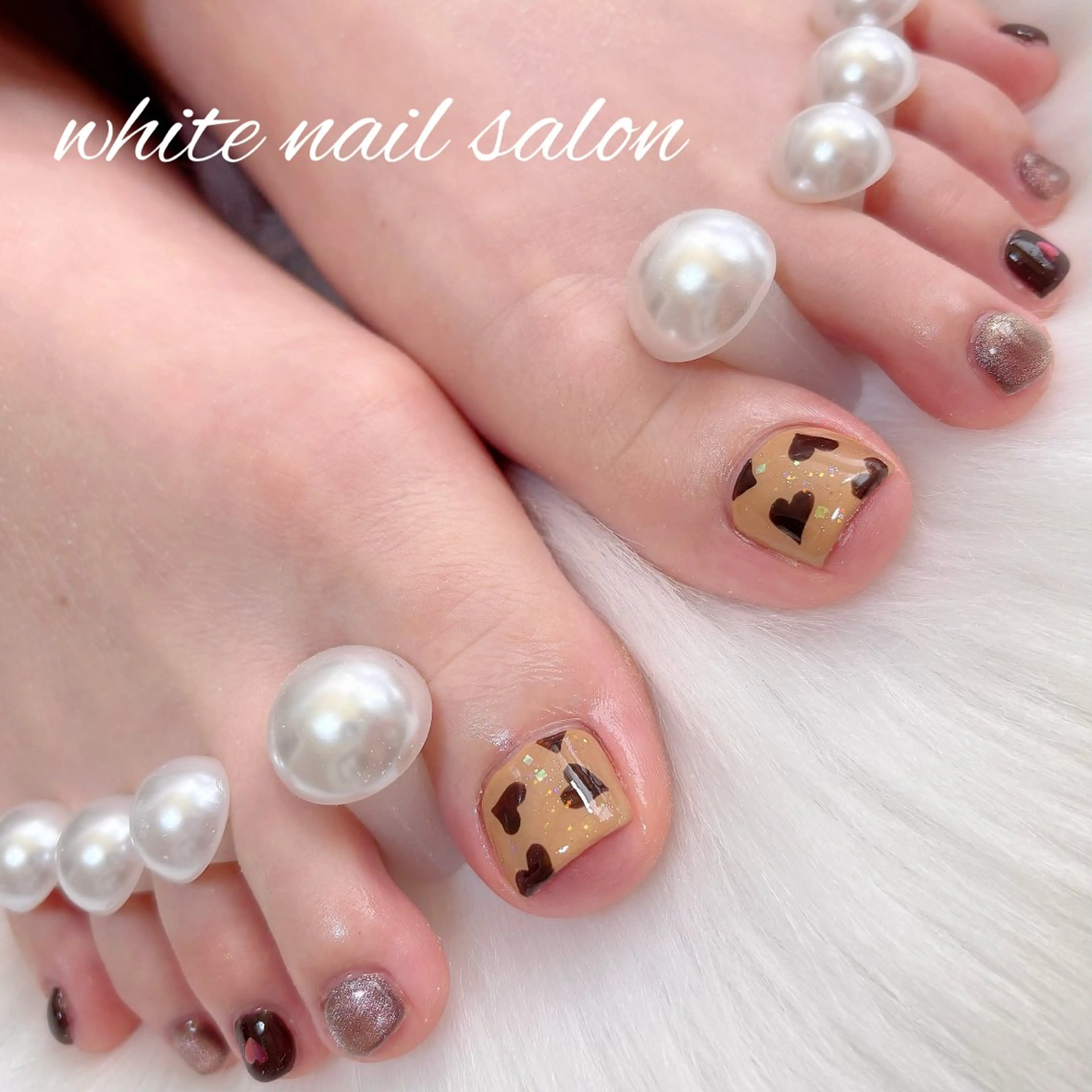 ネイル フットネイル ラメ(グリッター) フットネイル white nail salonのネイルデザイン