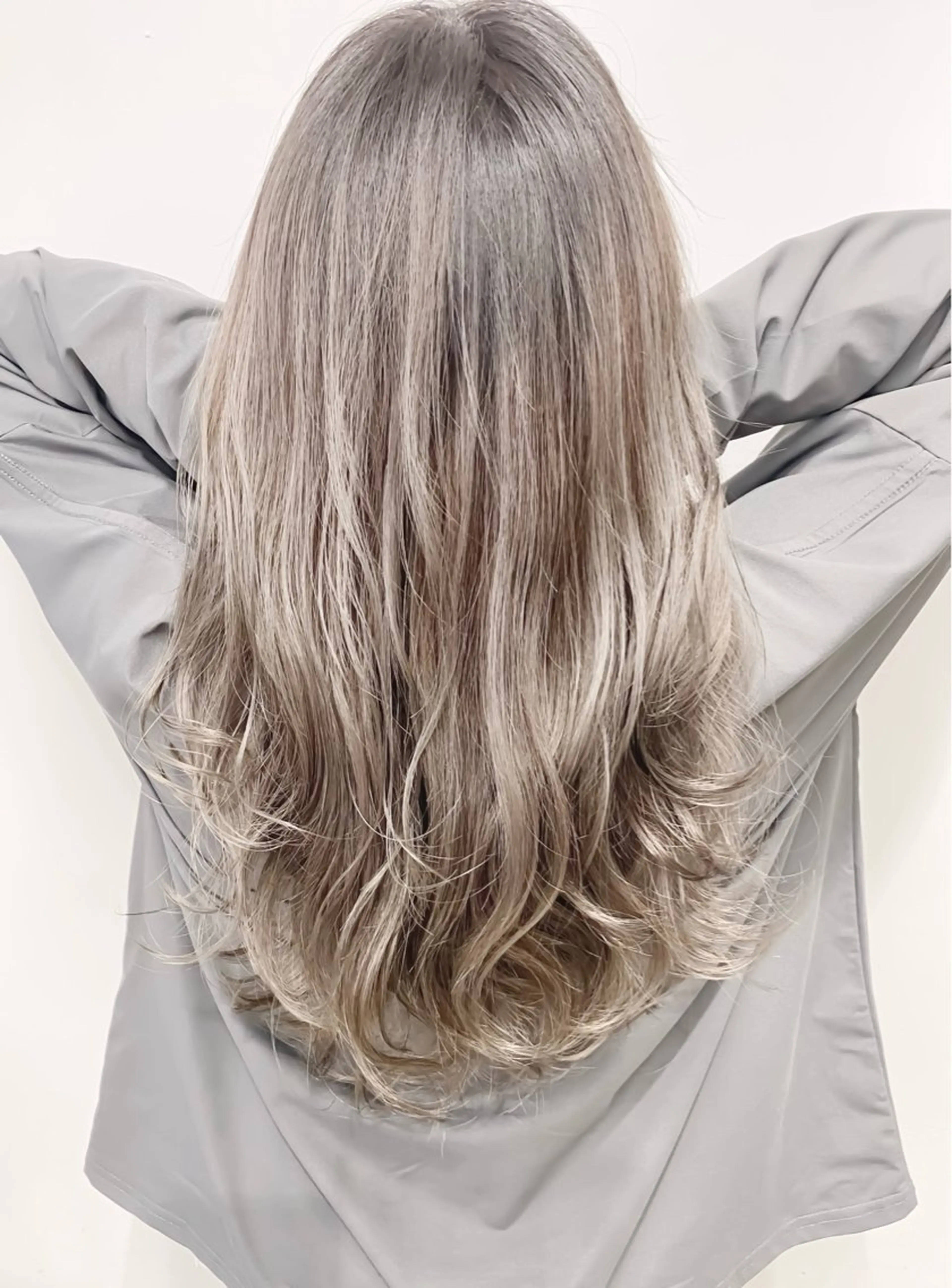 セミロング カラー バレイヤージュ ブリーチ 透明感カラー ダブルカラー ハイライトカラー 竹内ケンゴ🇰🇷 EIGHT藤沢のヘアスタイル