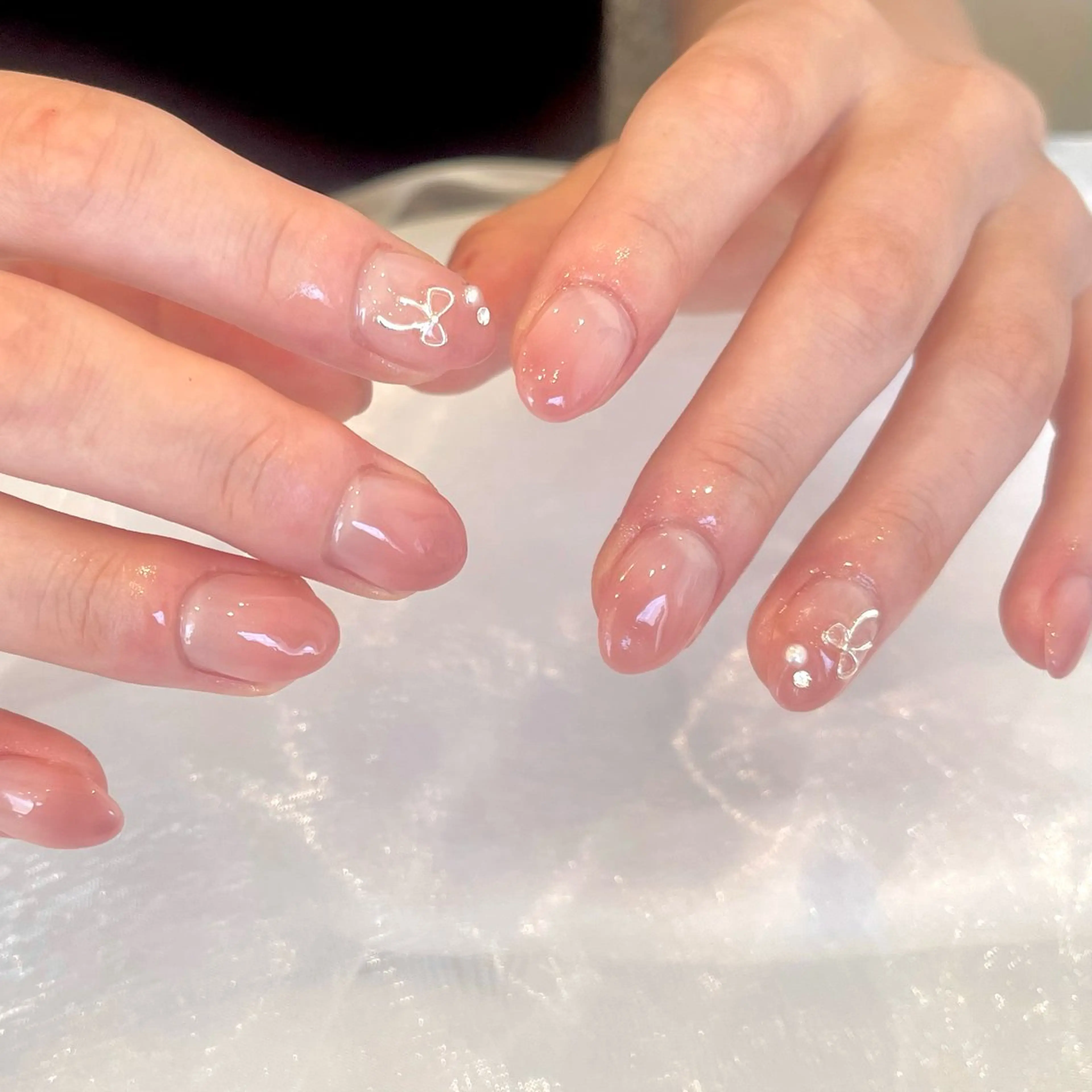 ネイル グラデーション オフィスネイル ピンク リボン ハンドネイル COCO  NAIL所属・COCO NAILのネイルデザイン