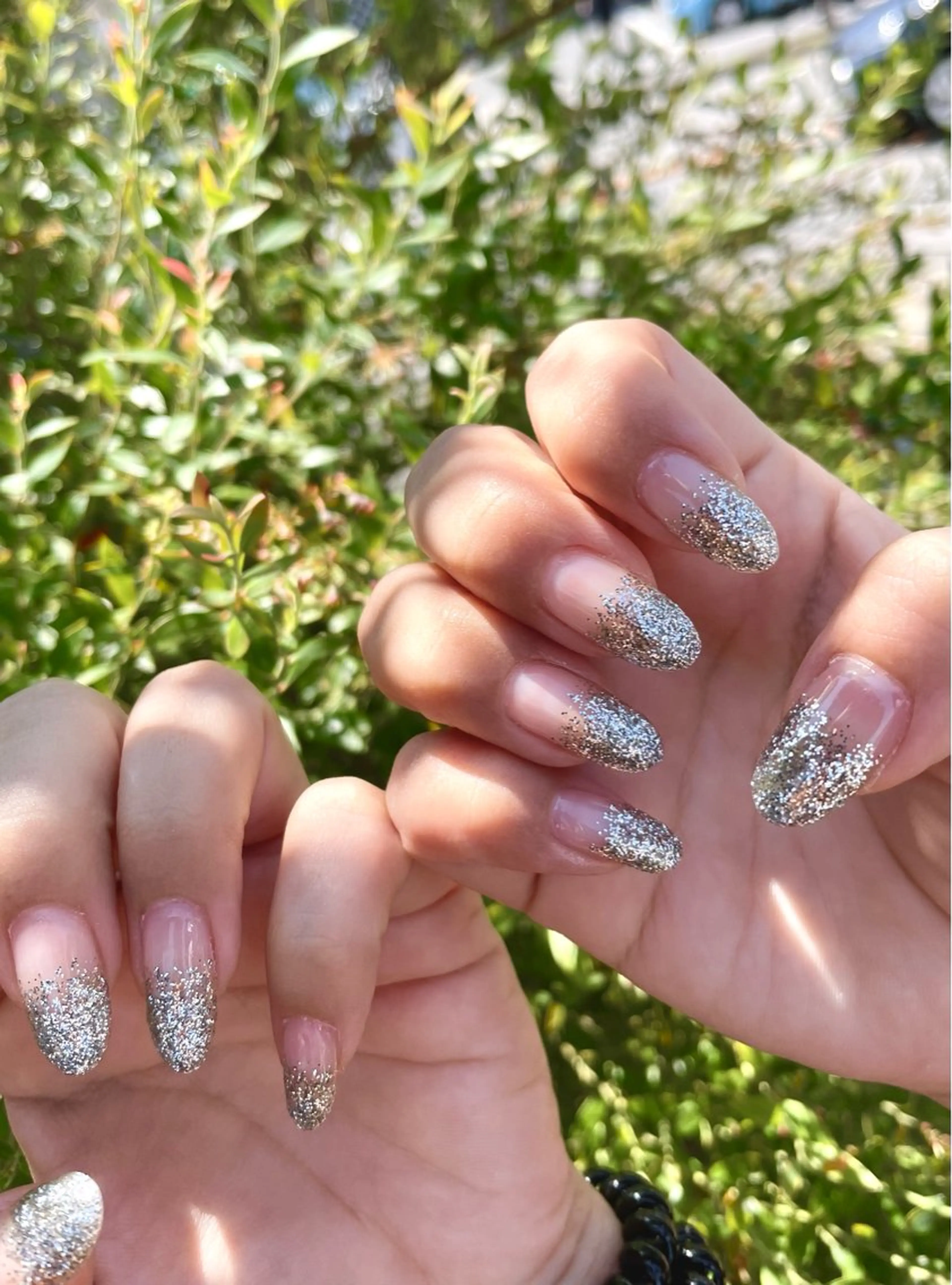 ネイル グラデーション ラメ(グリッター) ラメグラデーション シルバー petit 薄窪のネイルデザイン