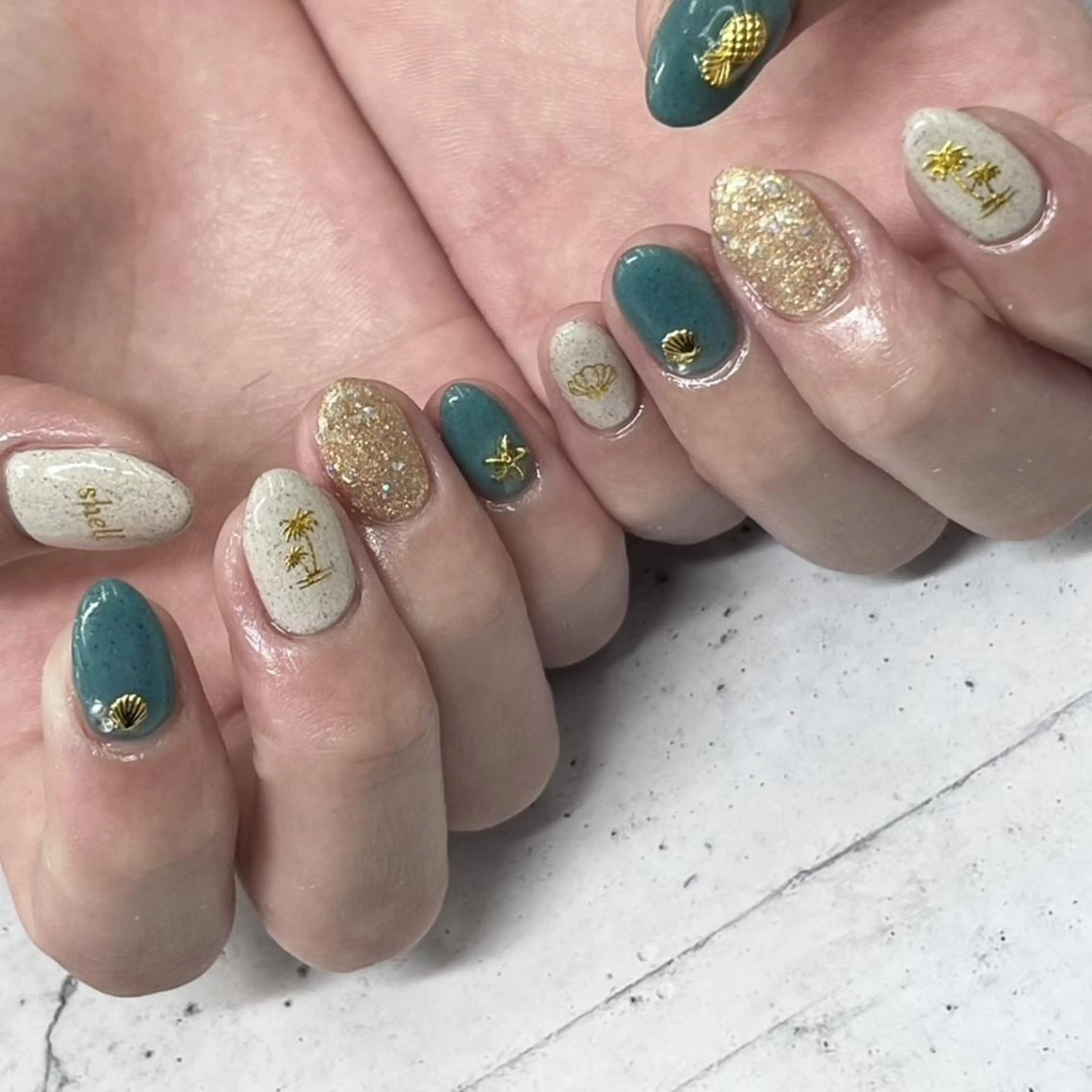 ネイル Nail salon Honey Beeのネイルデザイン