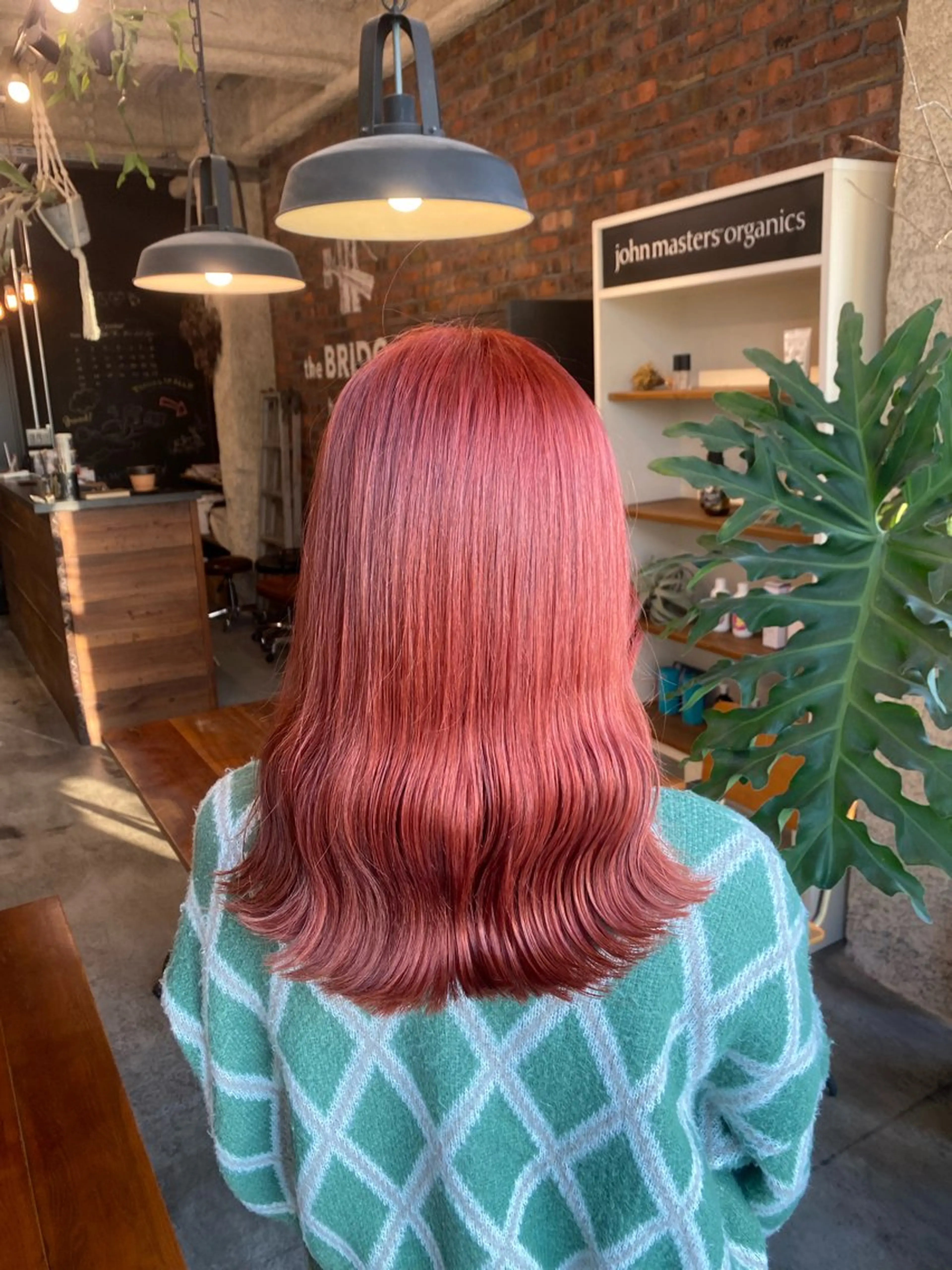 ミディアム カラー オレンジ ピンクカラー the BRIDGE 加藤みのりのヘアスタイル