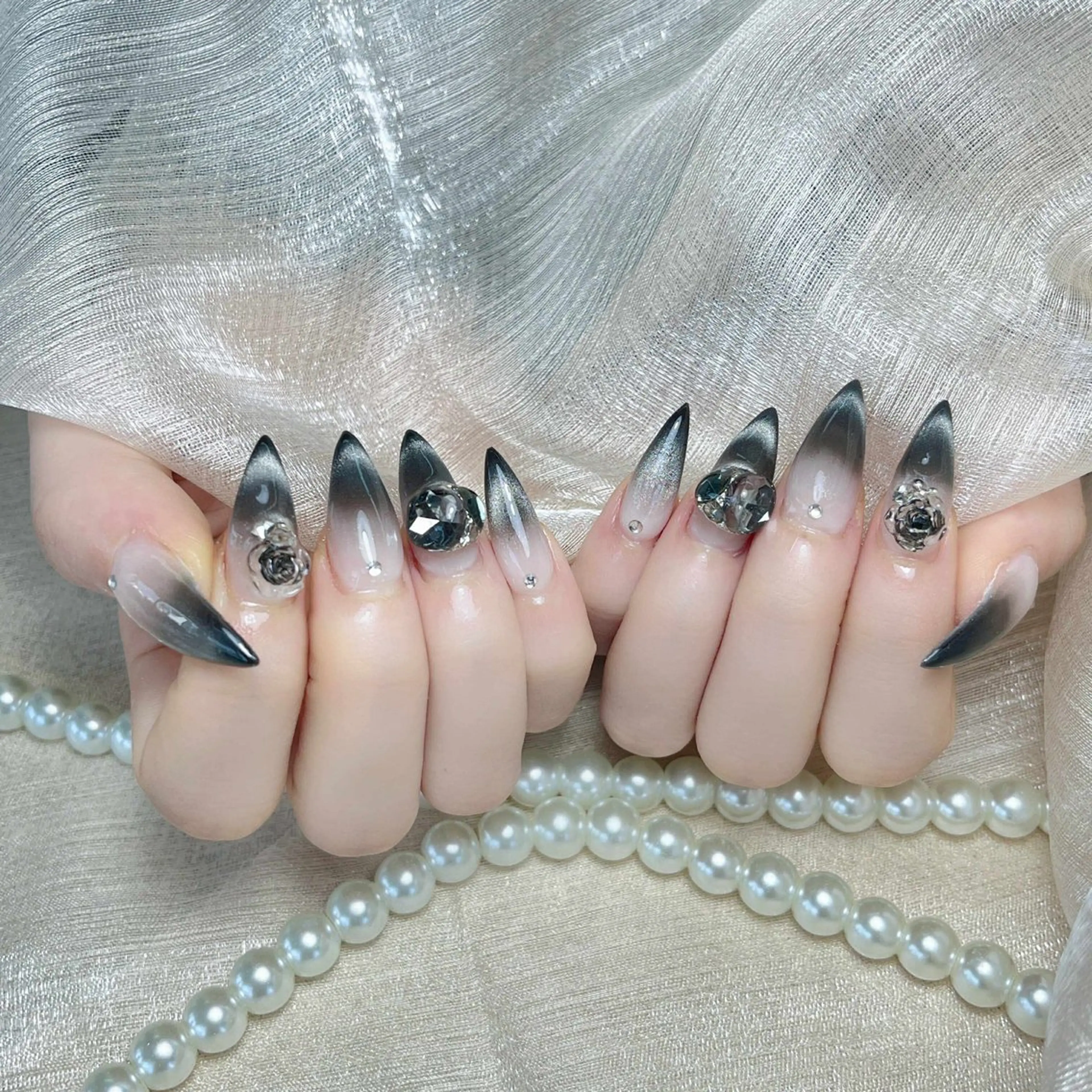 ネイル ハンドネイル ハンドケア いちご chan novaのネイルデザイン