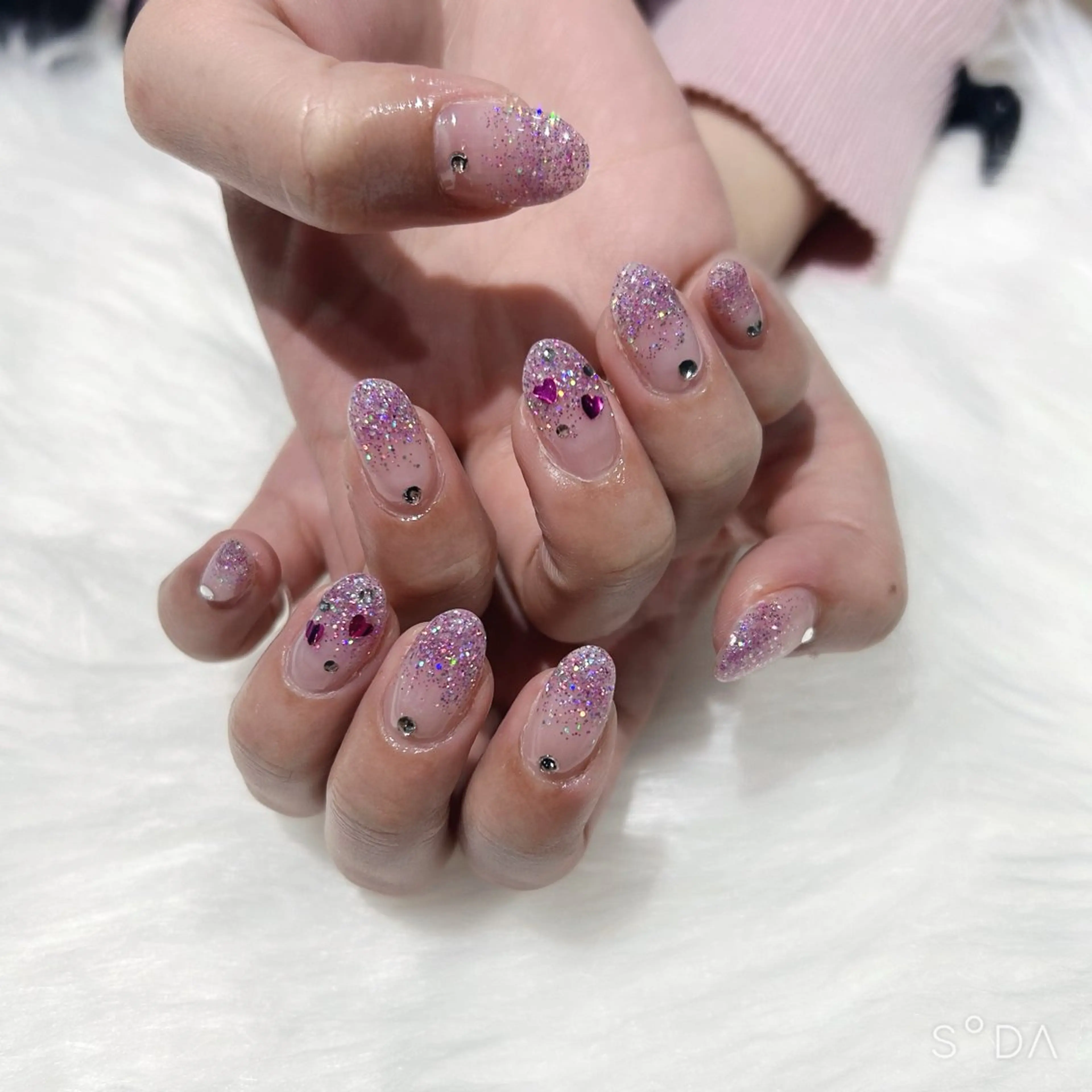 ネイル グラデーション ハート ラメ(グリッター) ラメグラデーション ピンク ハンドネイル ぷりゅねる 心斎橋のネイルデザイン