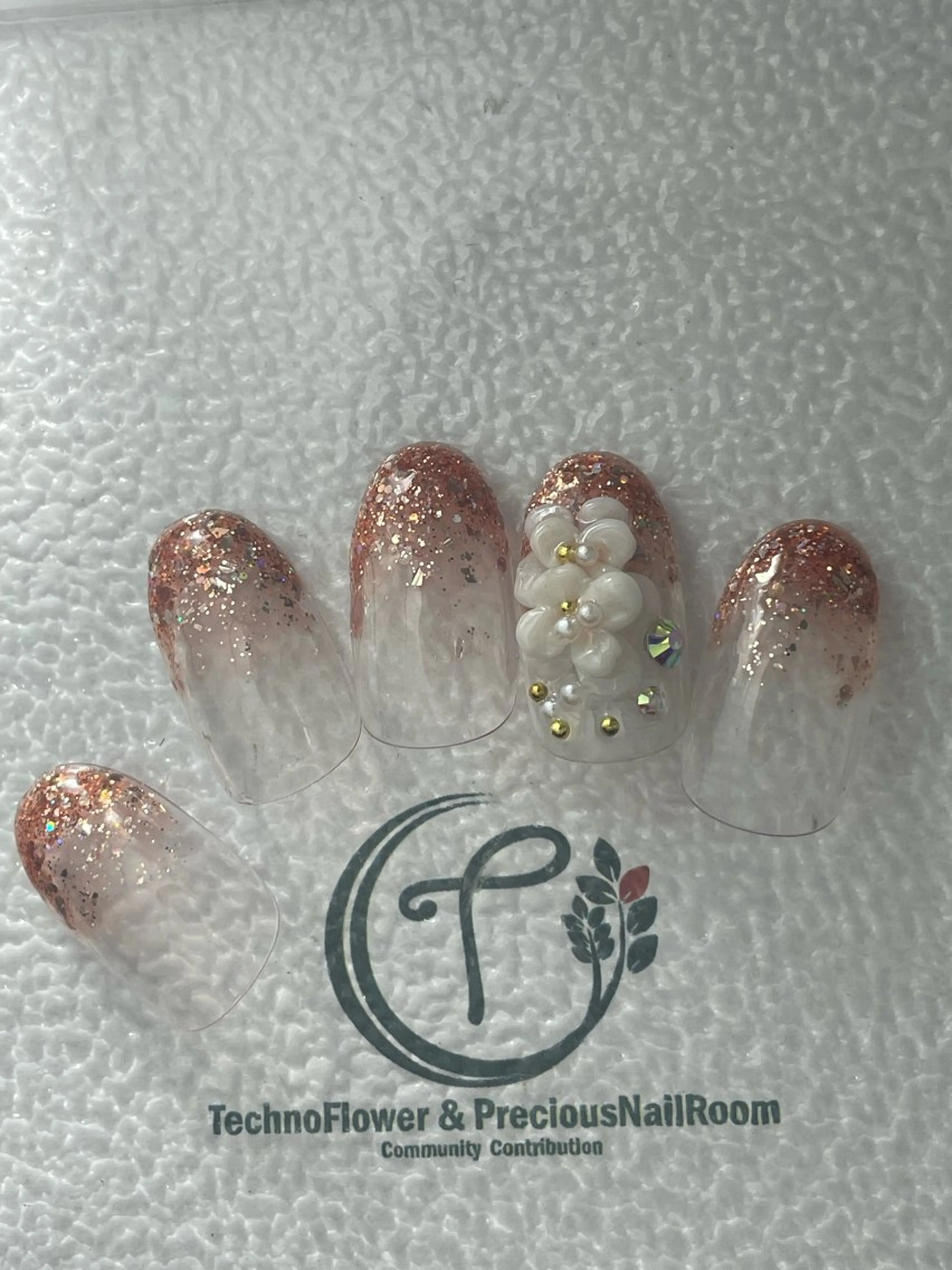 ネイル フラワーネイル ハンドネイル precious nail room所属・precious nail  roomのネイルデザイン