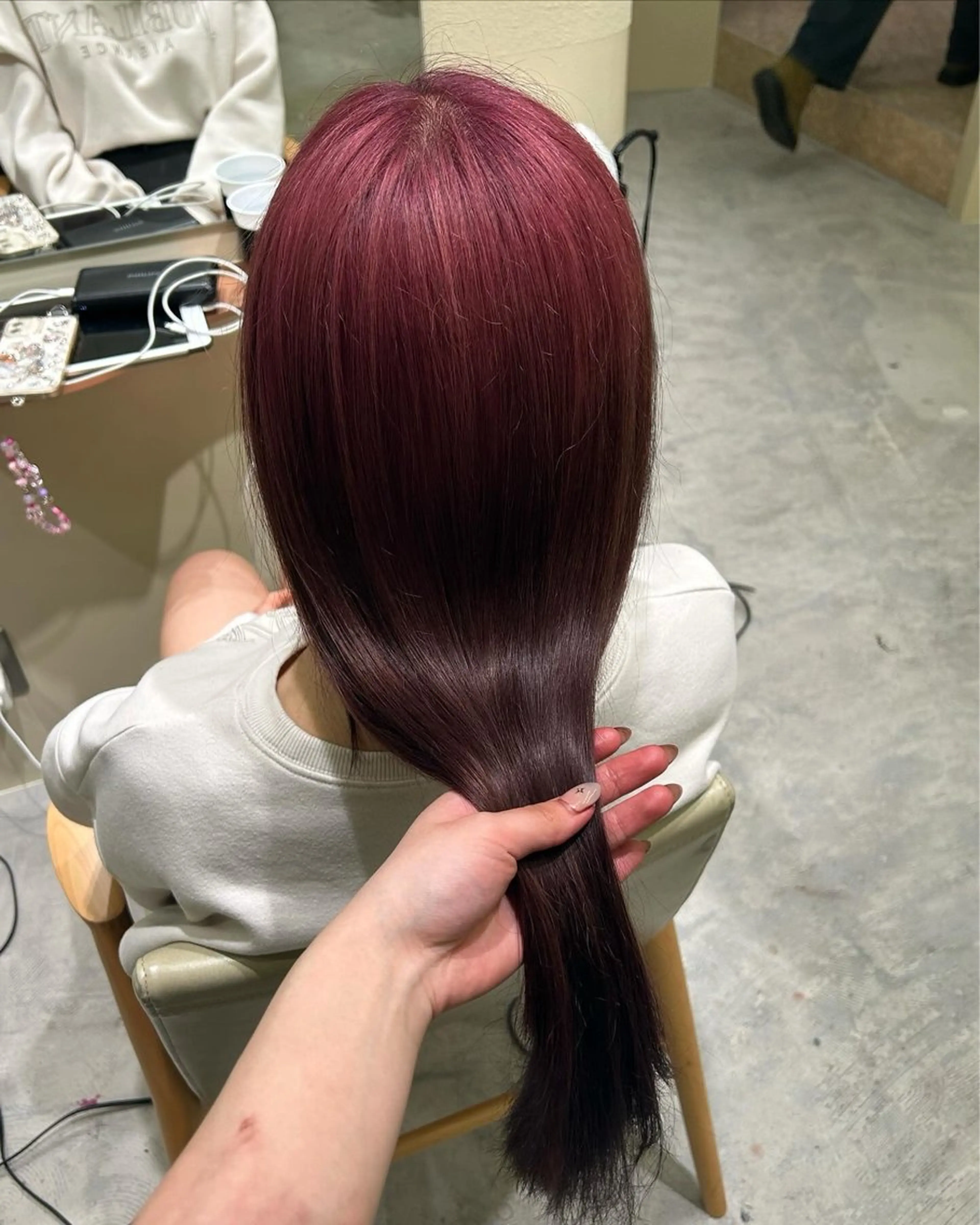 ロング カラー 寺澤 花梨のヘアスタイル