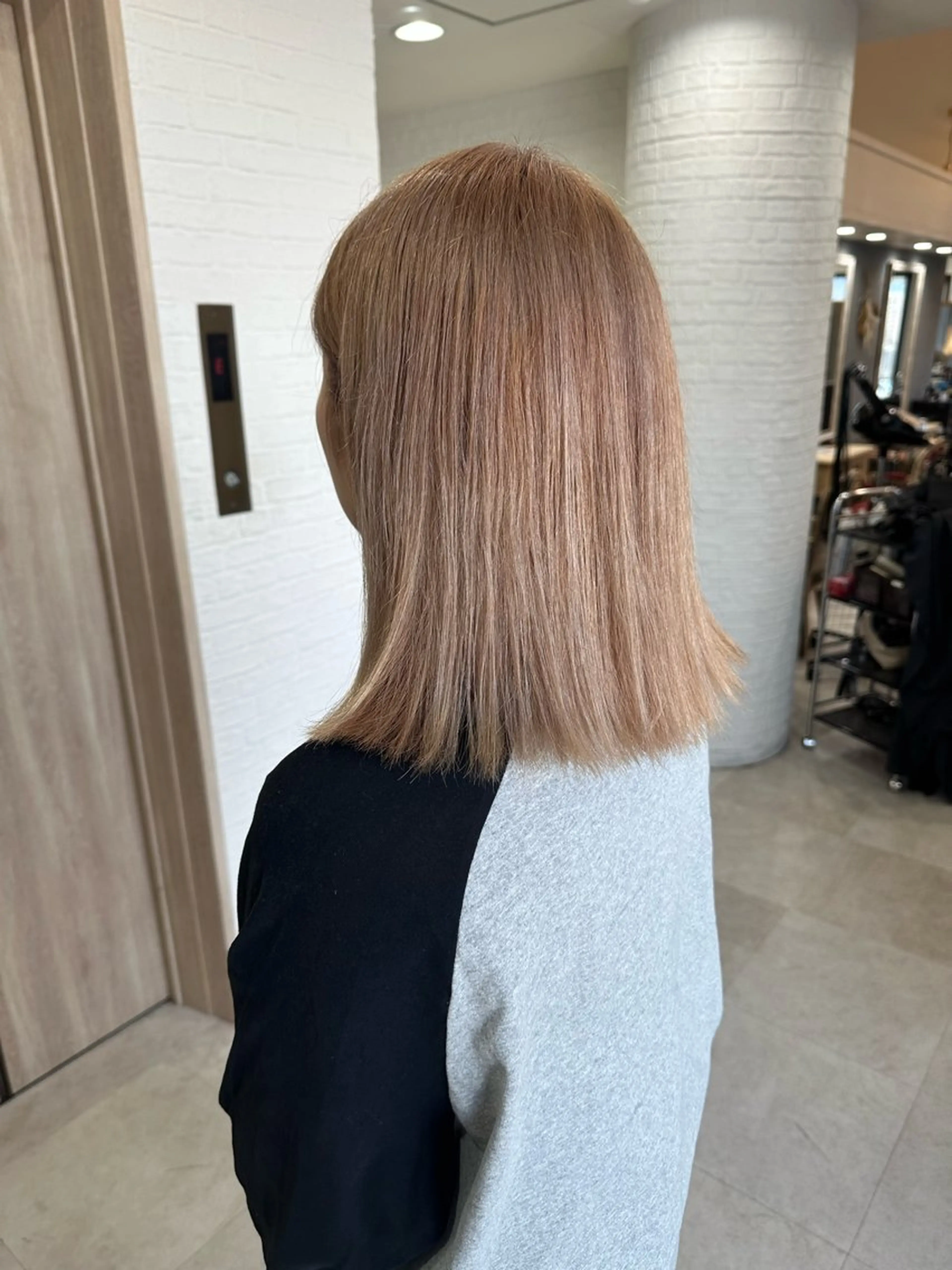 カット➕ケアブリーチ使用ダブルカラー➕Aujuaトリートメント1ステップ🧴の写真